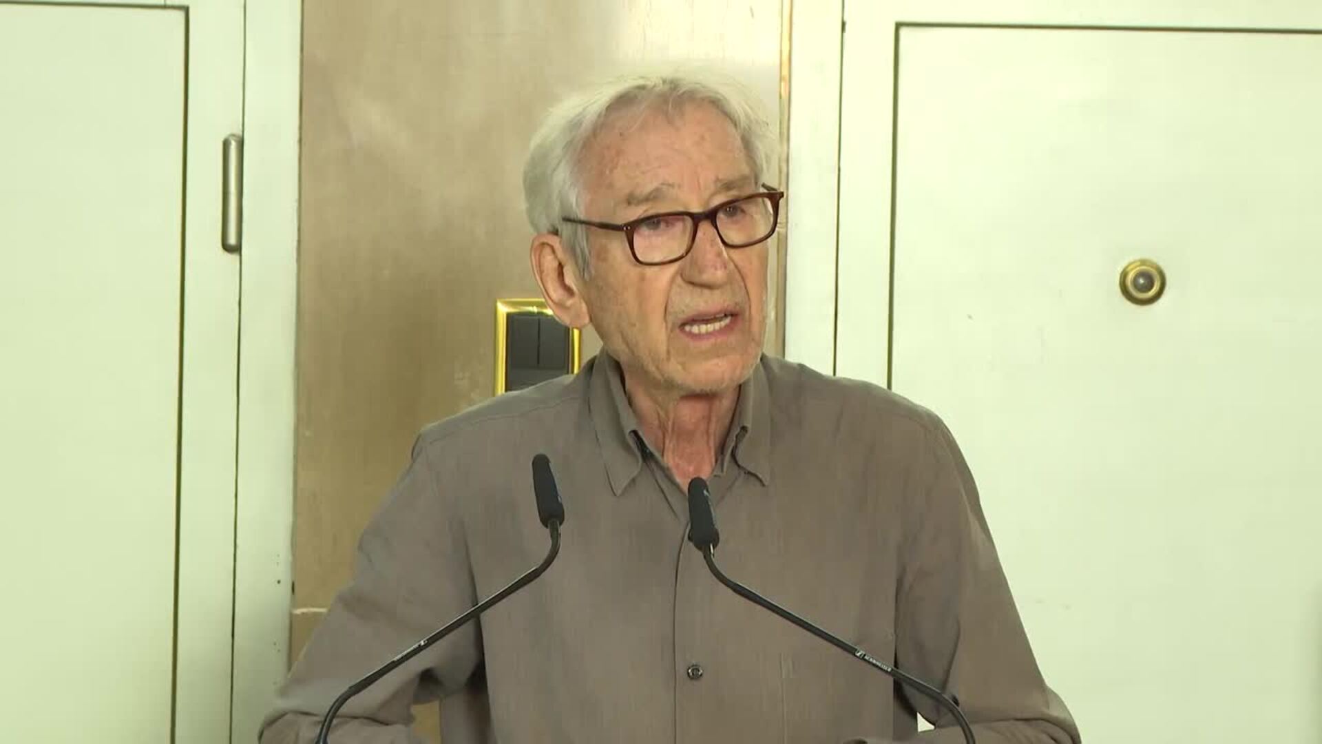 José Sacristan entrega su legado en la Caja de las Letras del Instituto Cervantes
