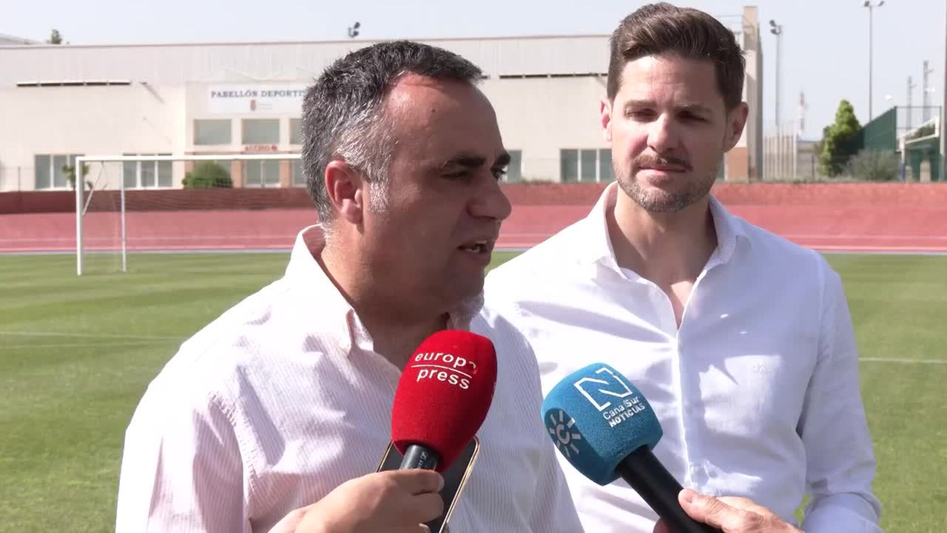 Diputación de Granada inaugura el césped natural del campo principal de su Ciudad Deportiva