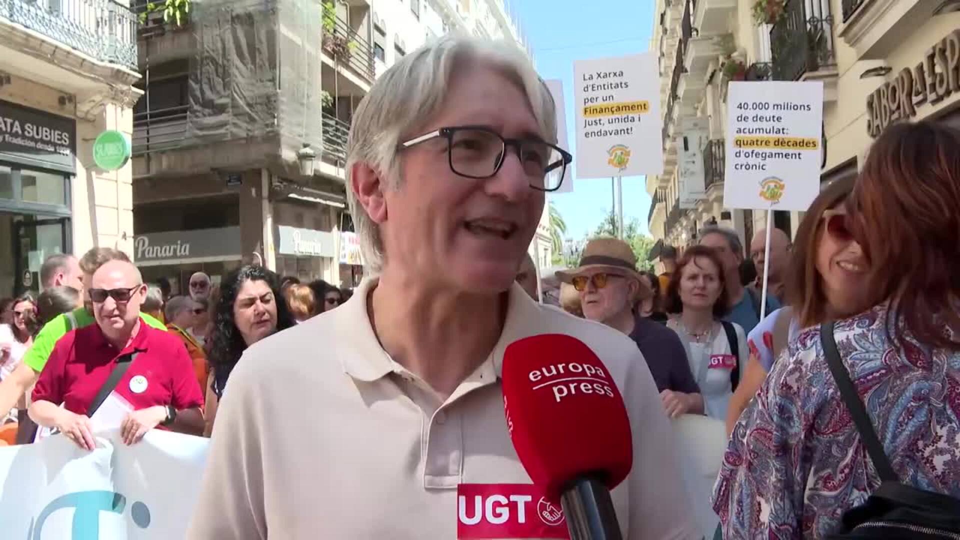 Entidades y sindicatos exigen ante Les Corts que se negocie el modelo de financiación
