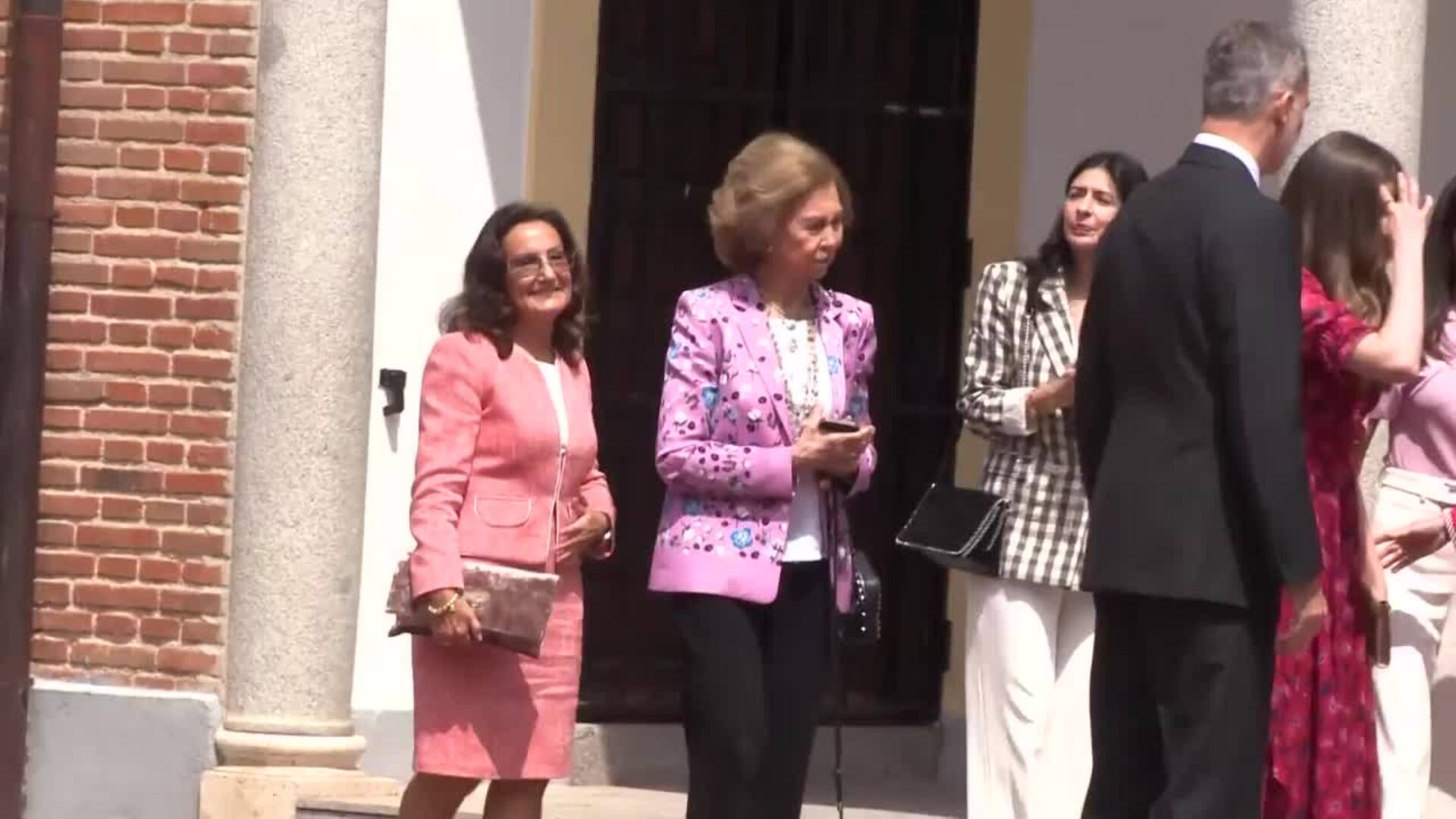 La Reina Sofía reaparece con un look lleno de simbolismo tras el regreso de Don Juan Carlos