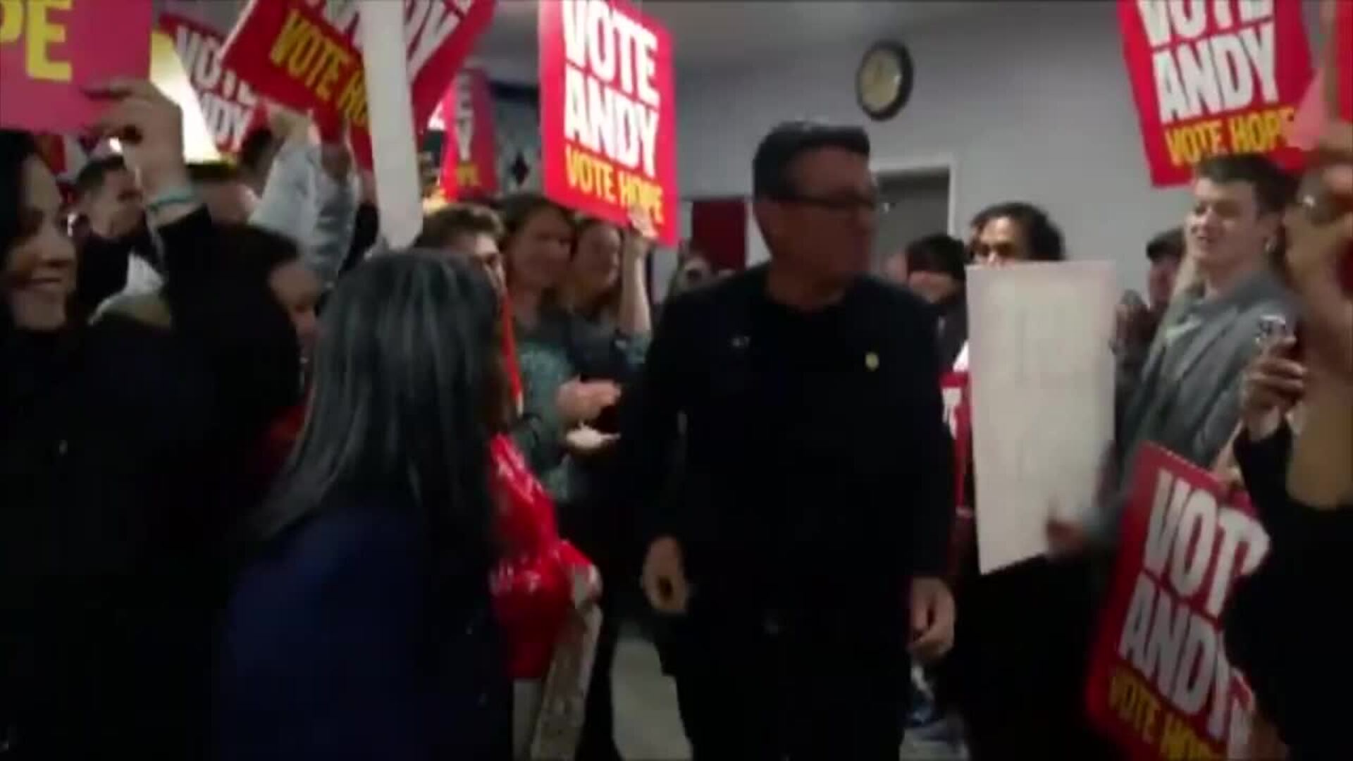 Andy Burnham gana el escaño que le permite desafiar a Starmer por el 10 de Downing Street