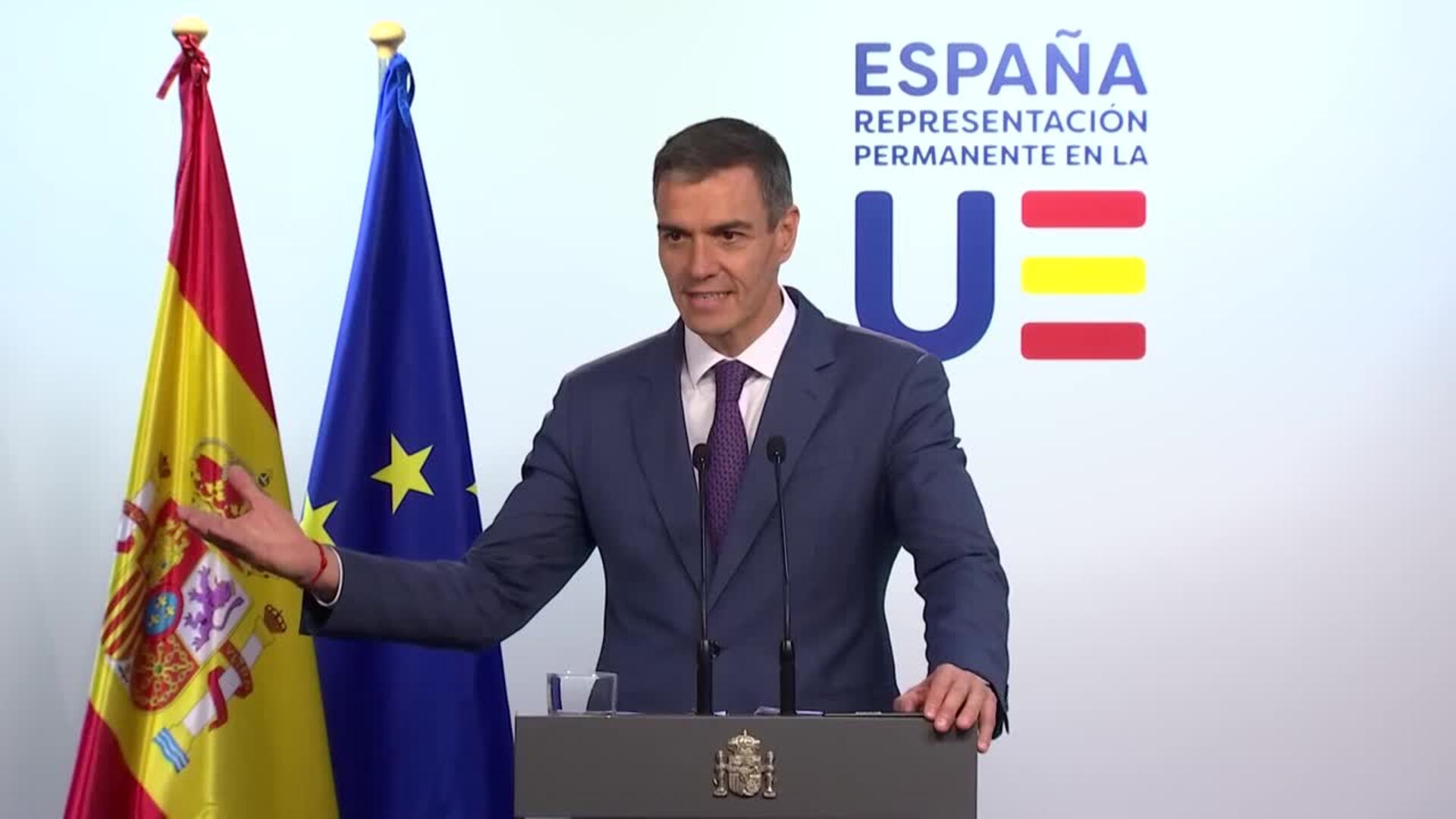 Sánchez destaca que fue Zapatero quien reguló los regalos a presidentes
