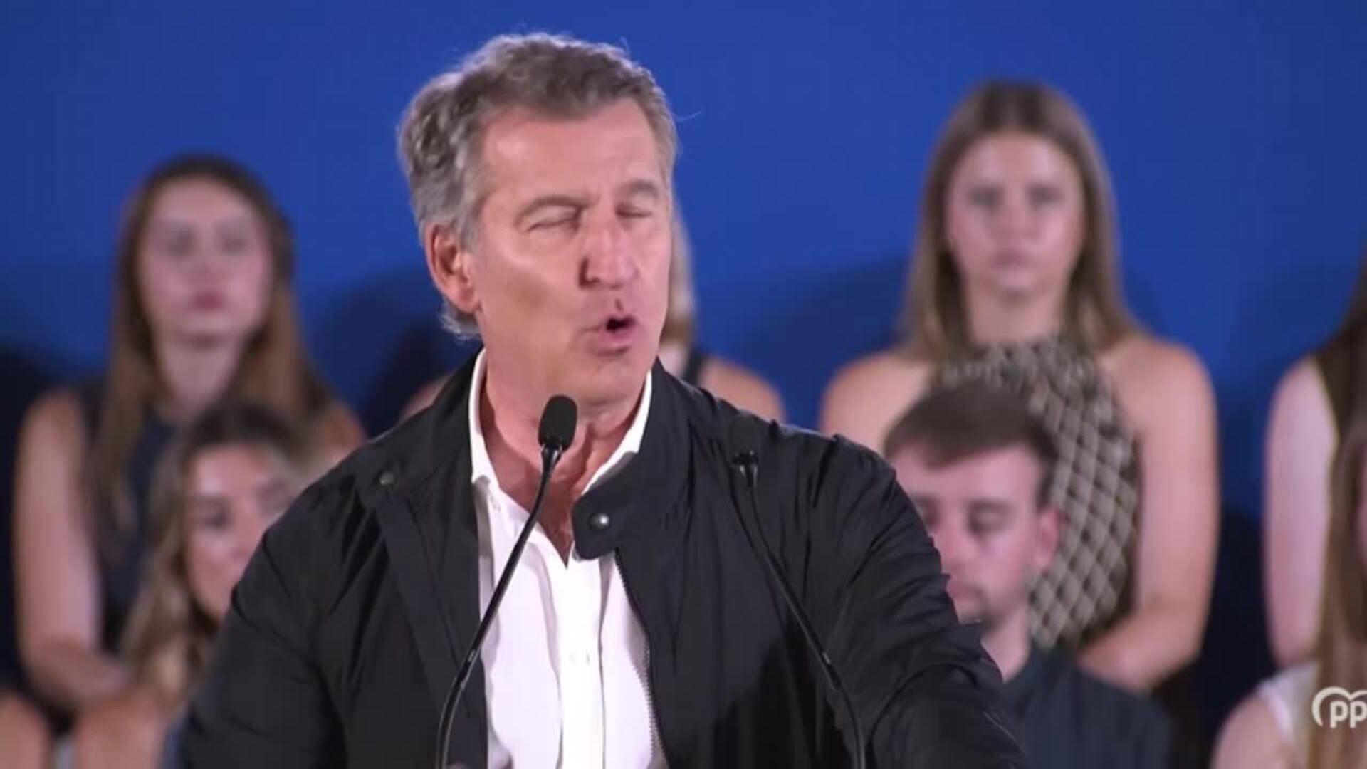 Feijóo acusa a Sánchez de estar "detrás de las cloacas" y promete un Gobierno limpio y decente