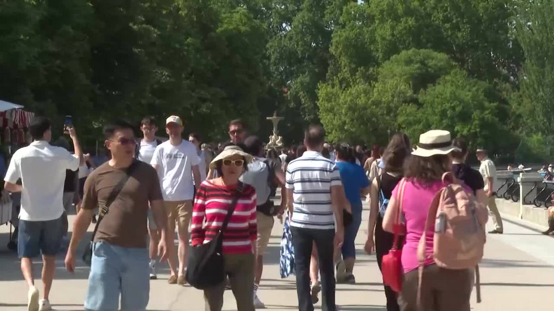 El verano arranca con la primera ola de calor del año y avisos extremos en gran parte de España