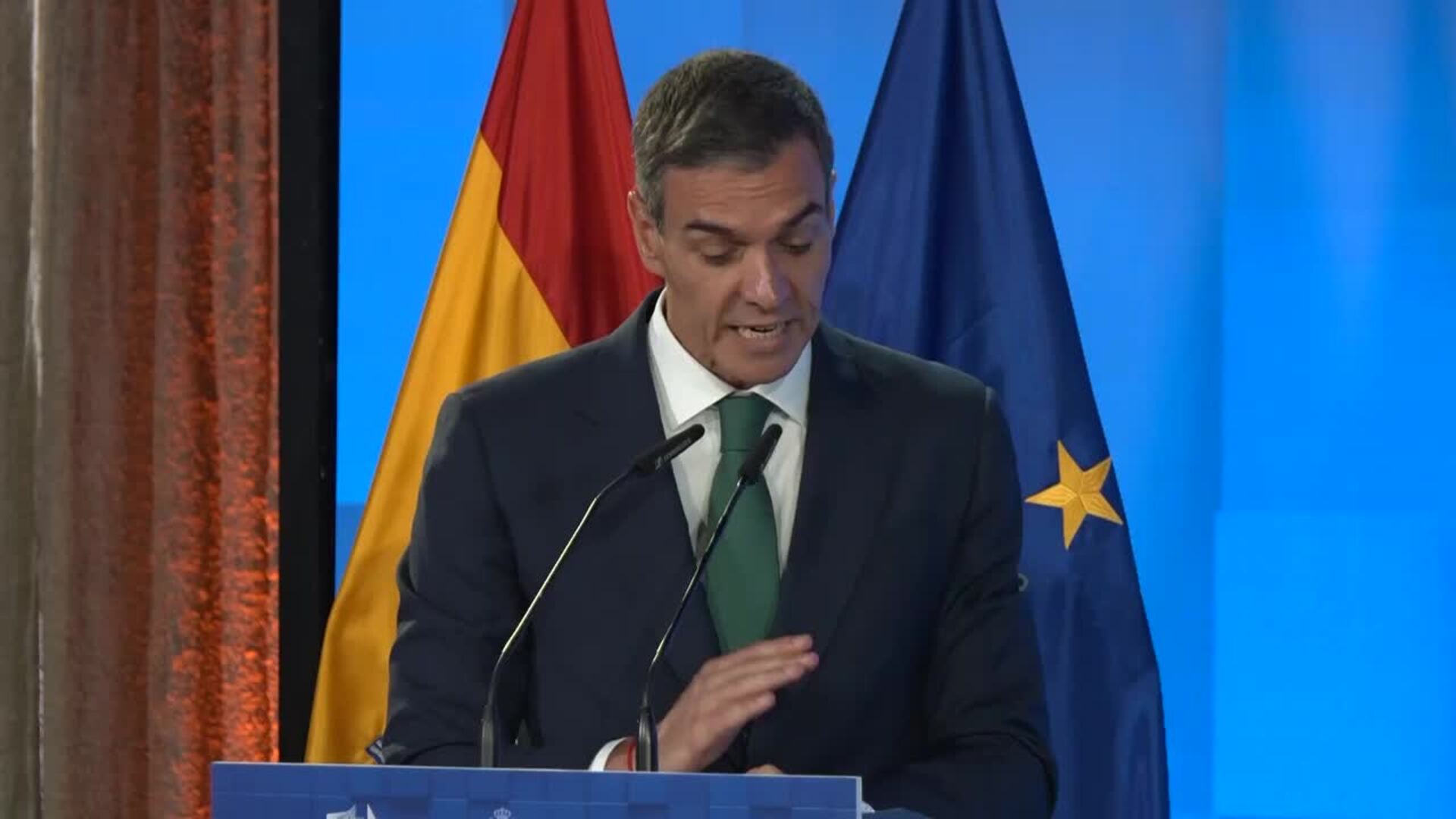 Sánchez traslada su "reconocimiento" a Starmer tras su dimisión como primer ministro