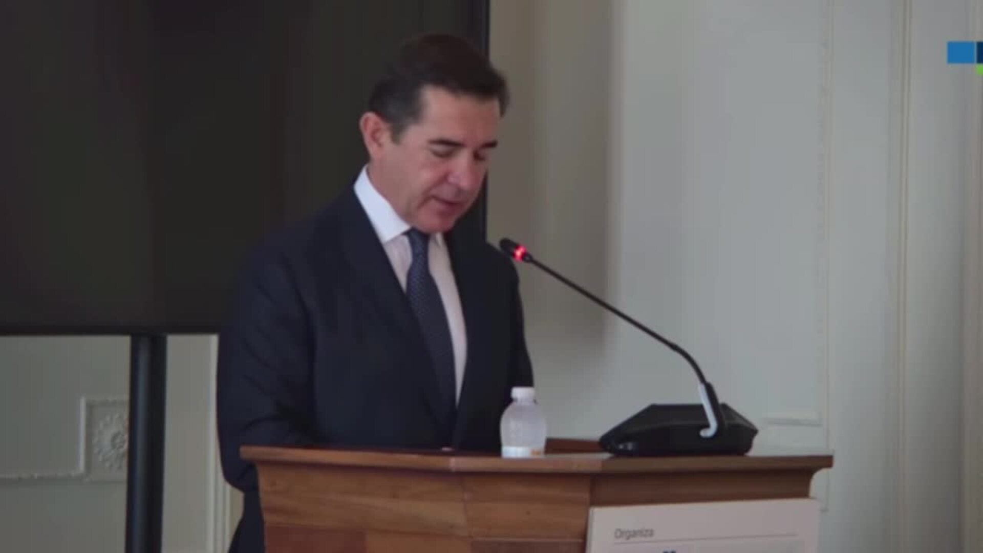 Torres (BBVA) reivindica la adopción de la IA como clave para elevar la productividad en Europa