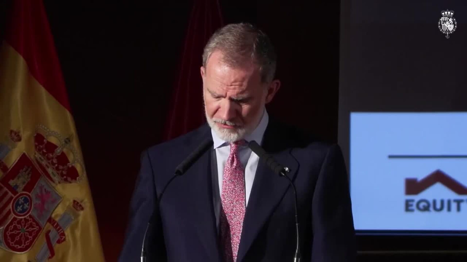 El Rey alerta frente a la "tentación de replegarse" y de abandonar "el camino de la razón"