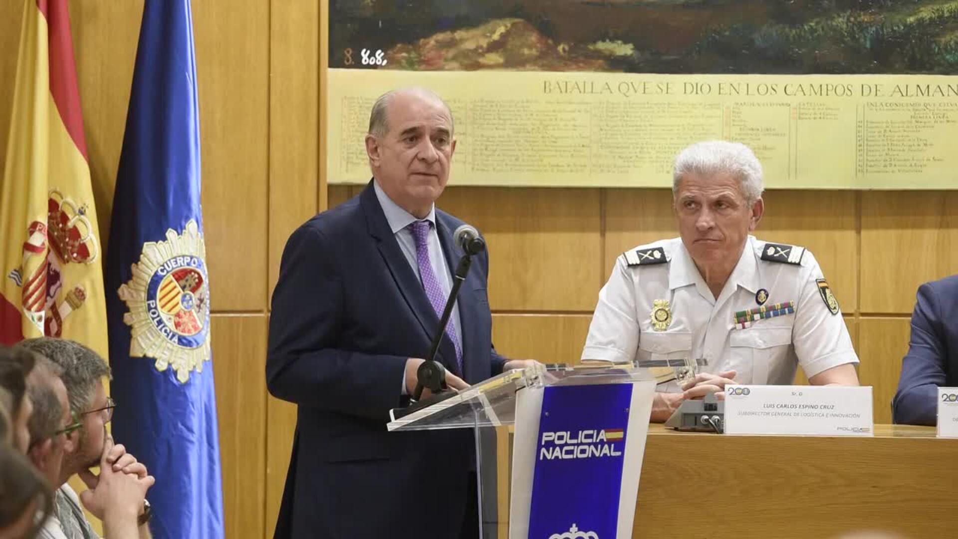 Director general de la Policía inaugura la nueva Oficina de Documentación de Almansa