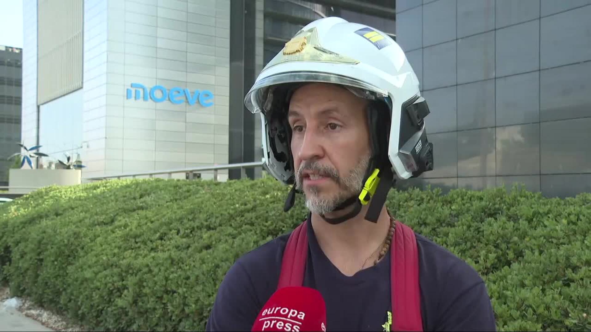 Extinguido el incendio en la torre Moeve de Madrid