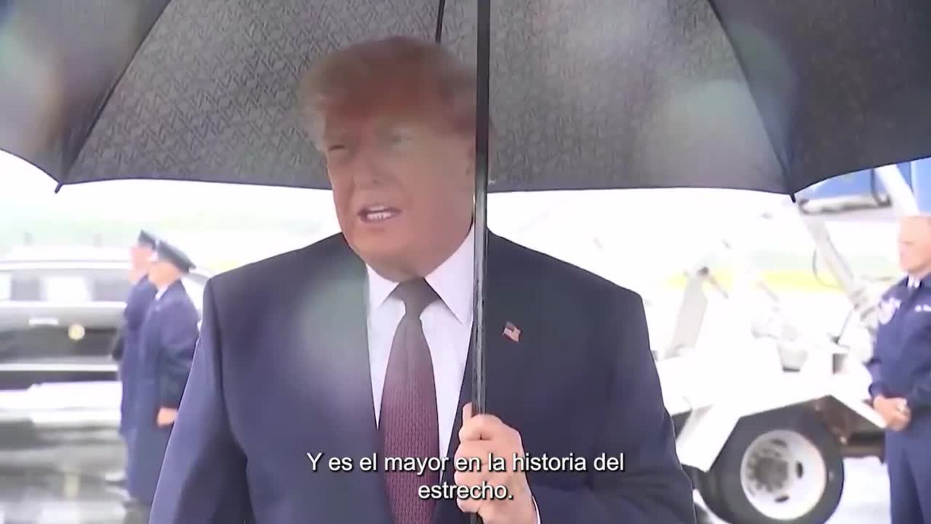 Trump: "Nuestra bolsa está por las nubes y los precios del petróleo se están desplomando"
