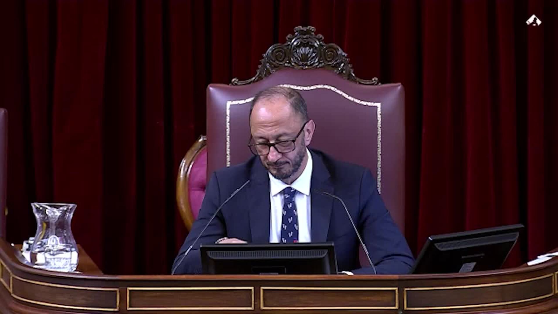 Gamarra reta a Bolaños a no indultar a Ábalos y éste pregunta si el PP ha prometido ya indultos