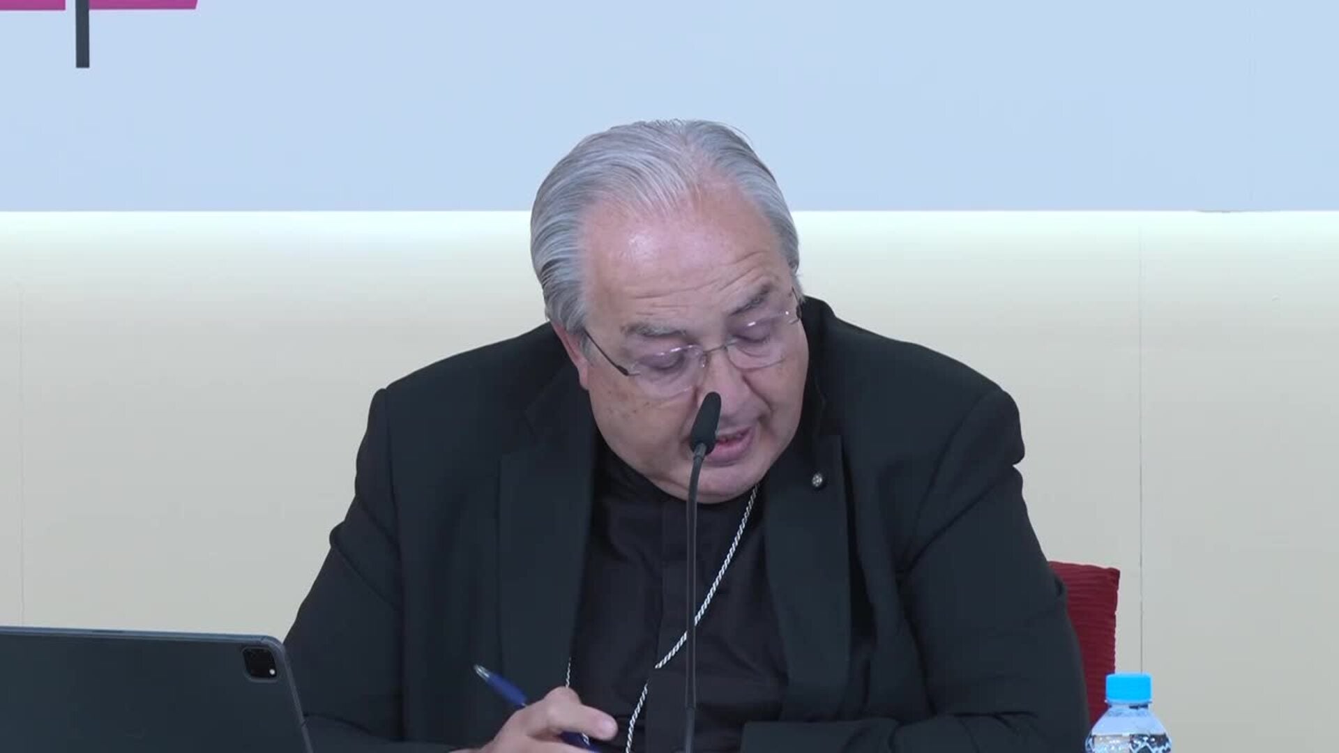 Los obispos invitan a sopesar las "distintas salidas" ante la "grave corrupción política"