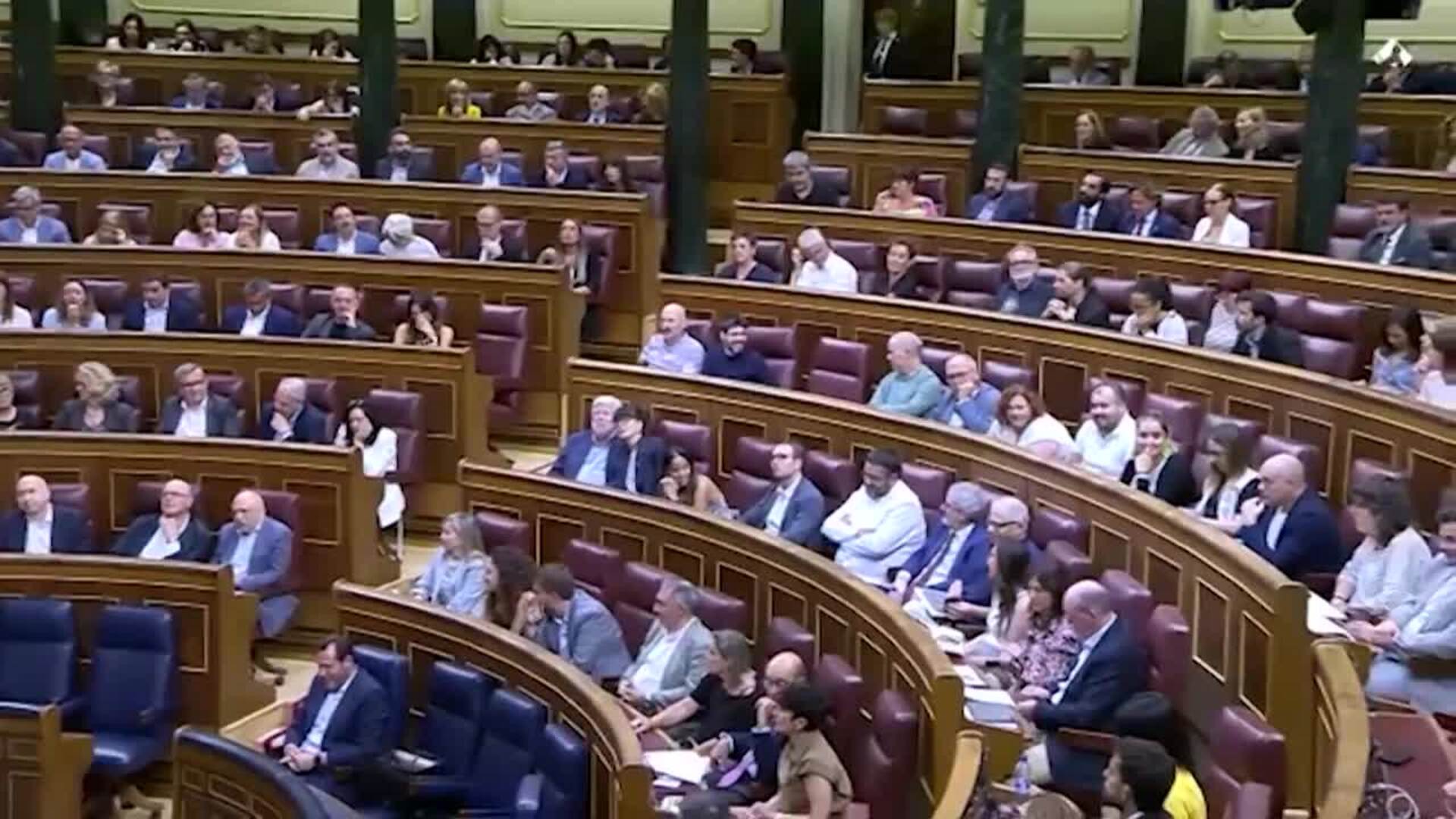 El Congreso reclama a Sánchez una cuestión de confianza y su dimisión