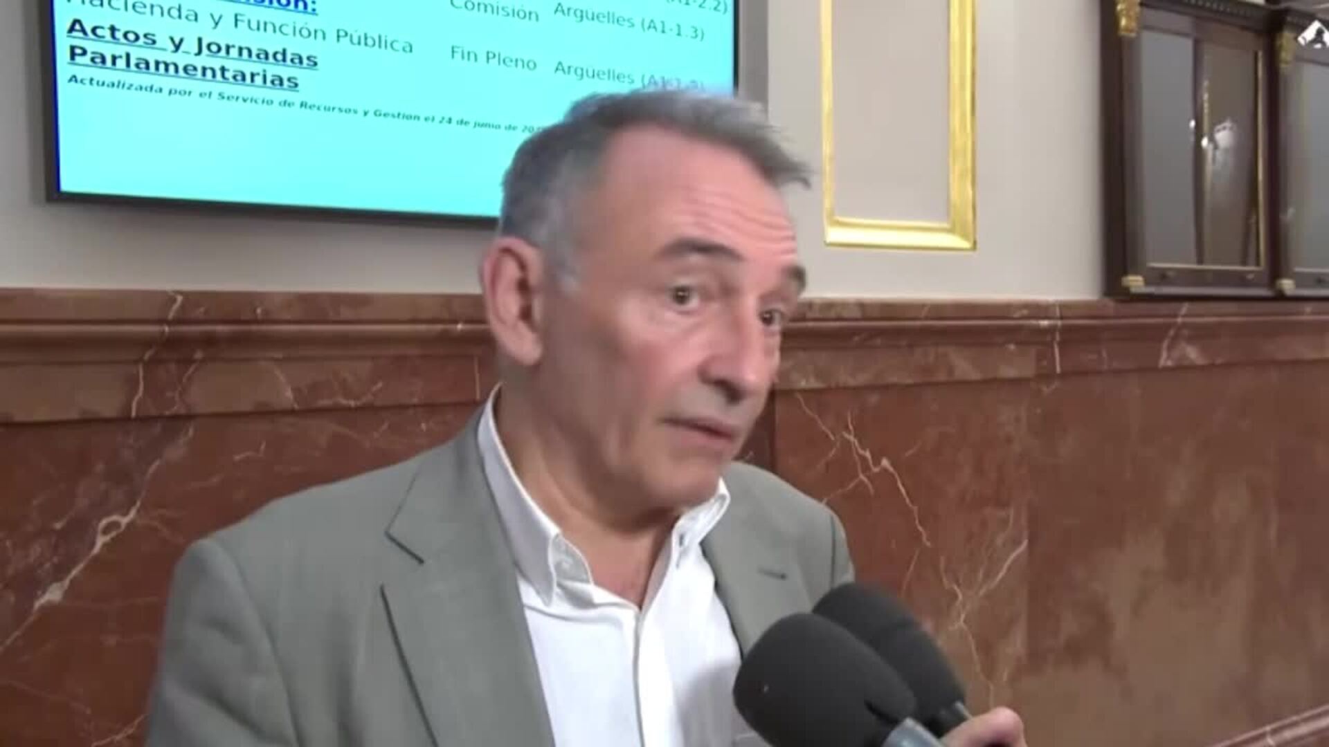Enrique Santiago dice que faltan medidas para combatir la corrupción