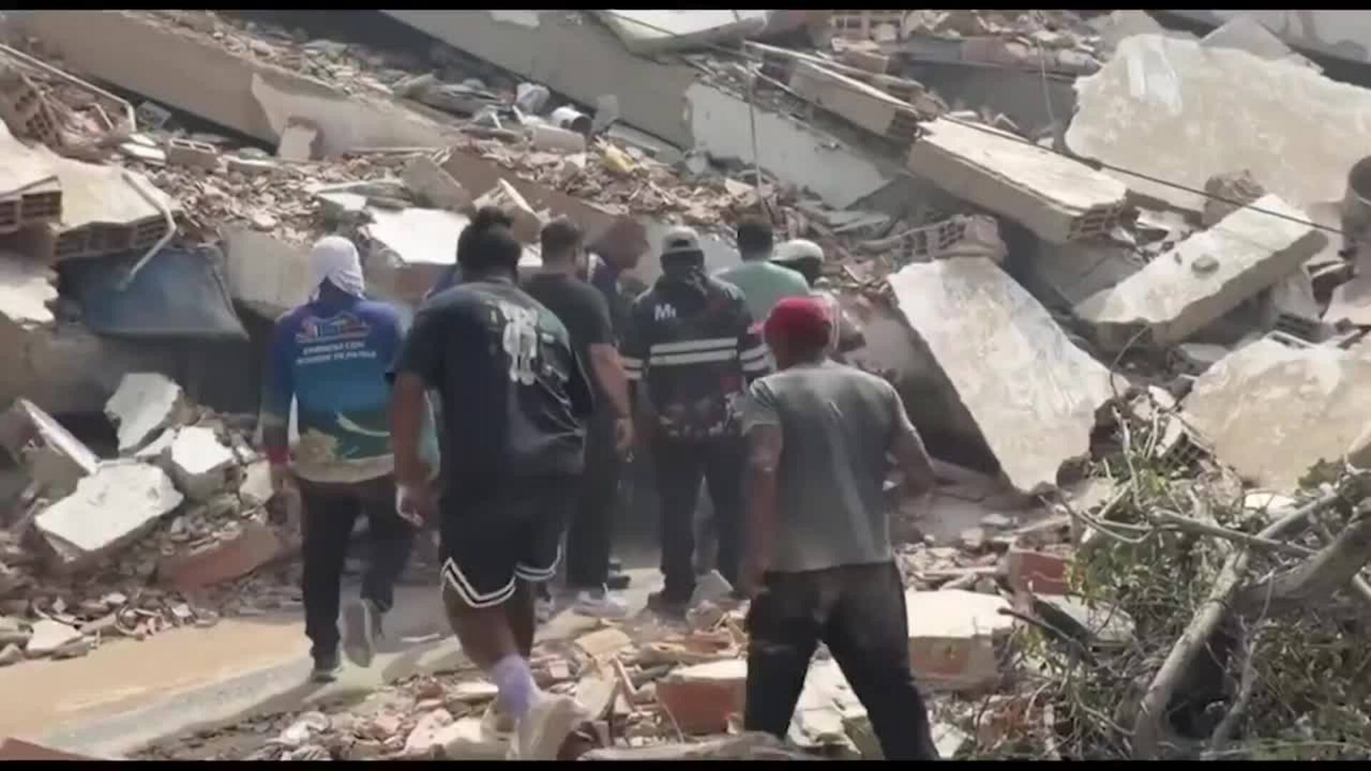Venezuela se moviliza tras el doble terremoto de más de 7 grados en la escala de Richter