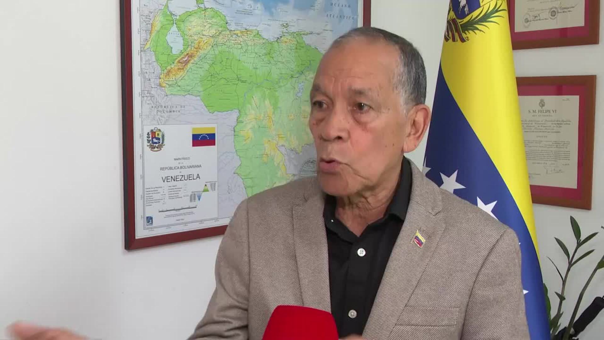 El cónsul de Venezuela en Galicia pide acudir al consulado para recibir "información veraz"