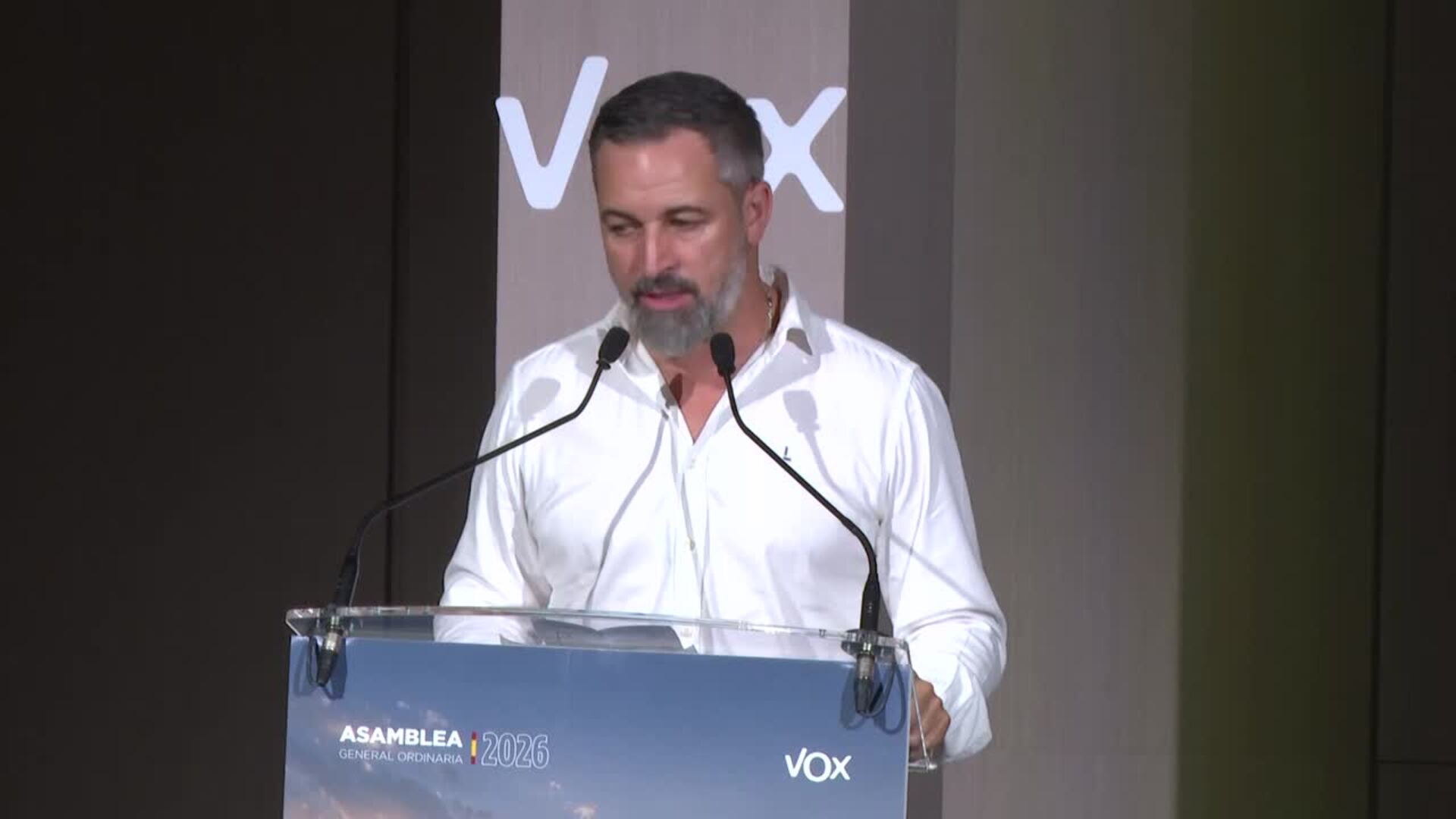 Abascal advierte al PP de que Vox volverá a romper los gobiernos si les ponen "zancadillas"
