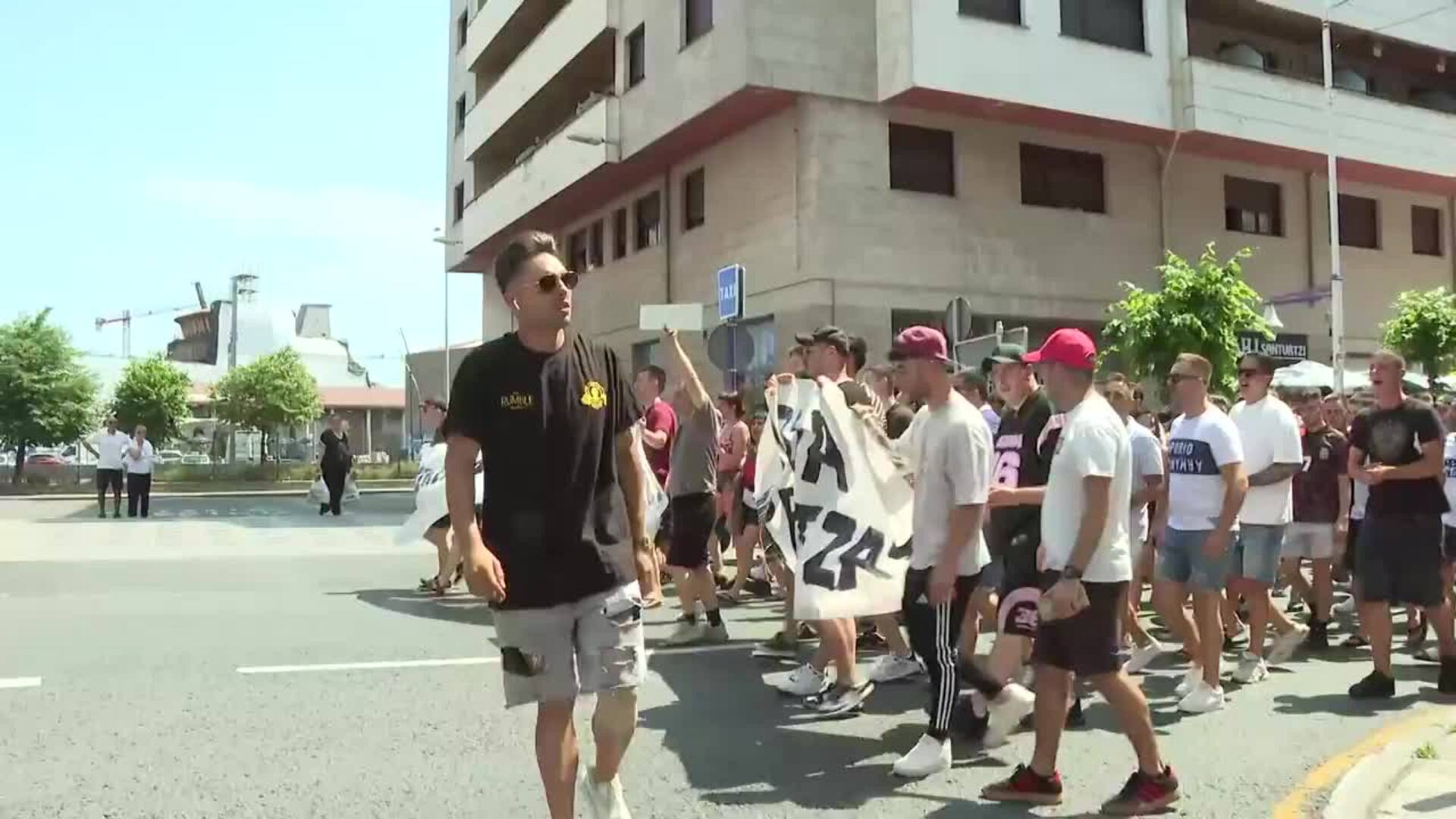 Denuncian en Santurtzi la "violencia policial" contra el joven fallecido
