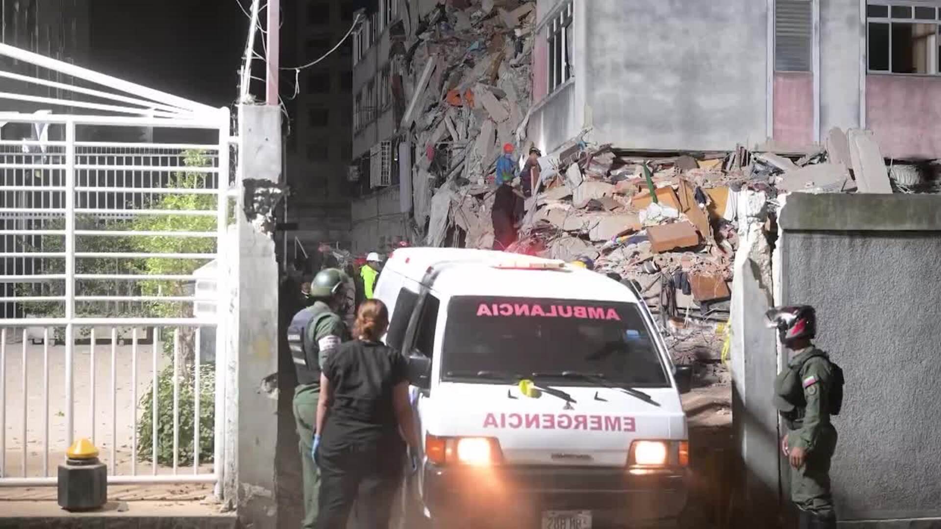 El Gobierno de Venezuela restringe el acceso a La Guaira para facilitar labores de emergencia