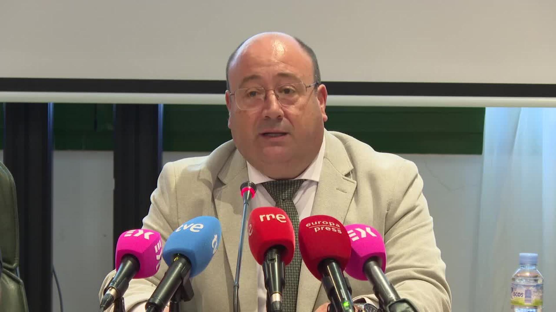 García (Vox) destaca que Extremadura produce el 99% del tabaco: "Es un sector estratégico"