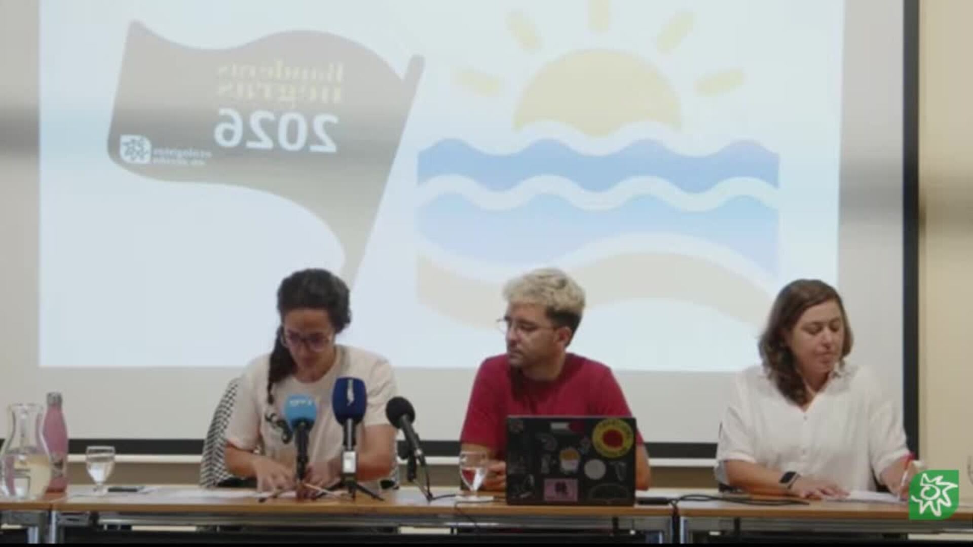Ecologistas en Acción otorga 48 'banderas negras' en la costa, 14 a playas con vertidos