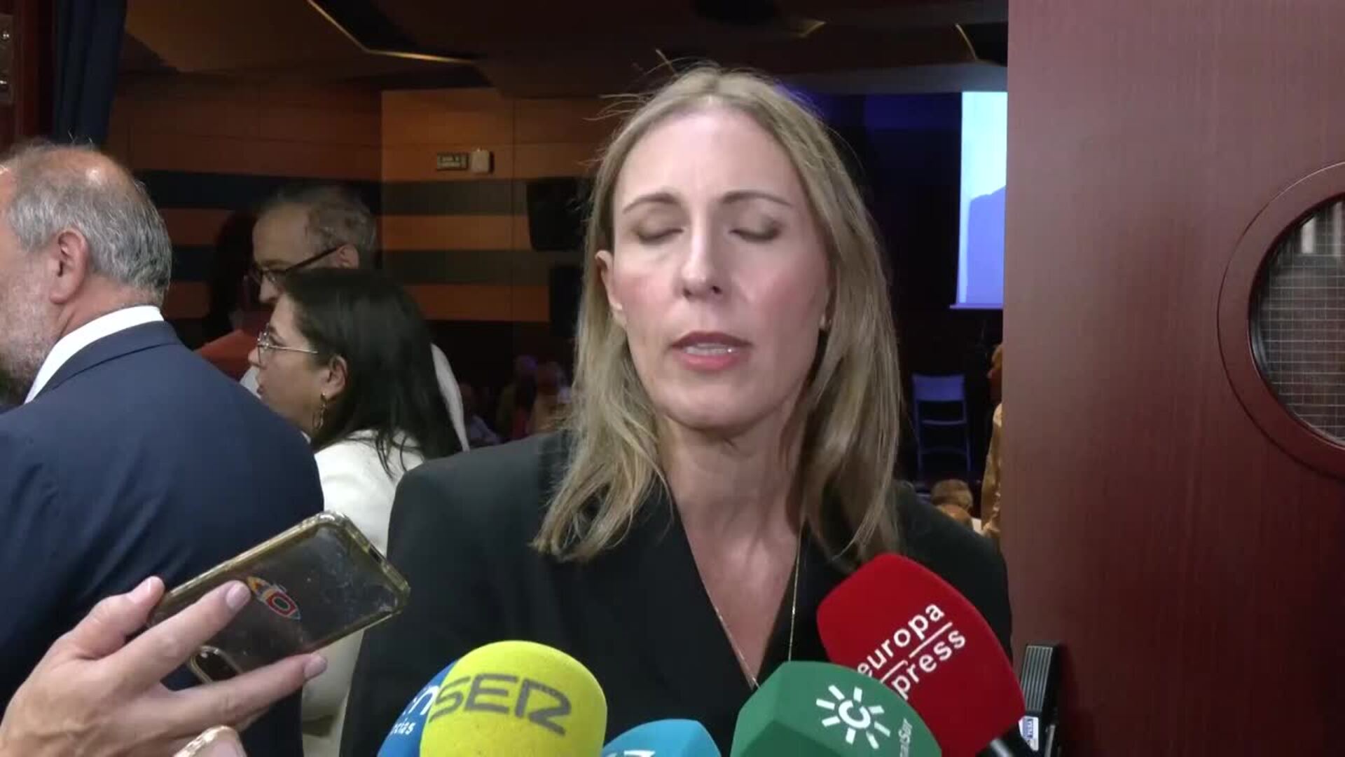 La Junta de Andalucía destaca el diálogo de Villamandos y su impulso a la innovación en Defensa