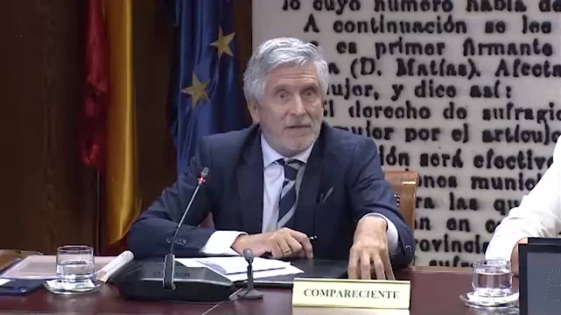Marlaska sitúa la trama de Leire Díez "fuera de Interior" y respalda a Mercedes González