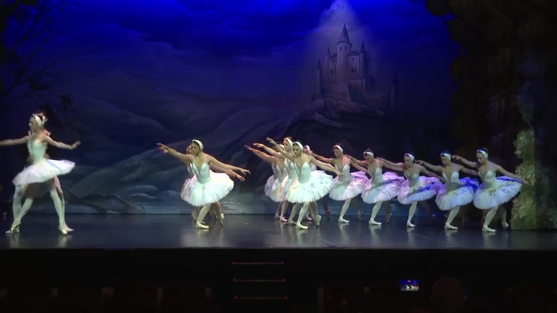 'El lago de los cisnes', obra cumbre de la danza, requiere "mucha preparación y experiencia"