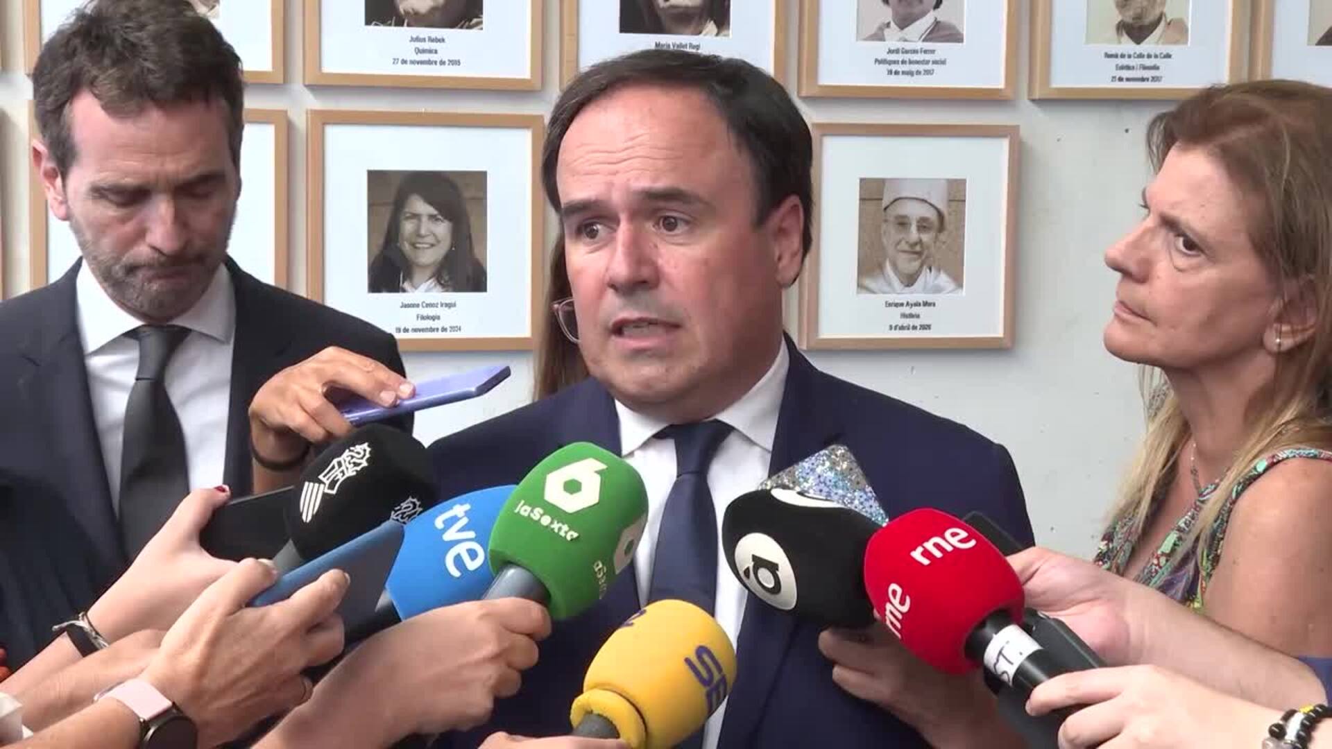Llorca pide que la justicia aclare si el decreto de regularización está "mal