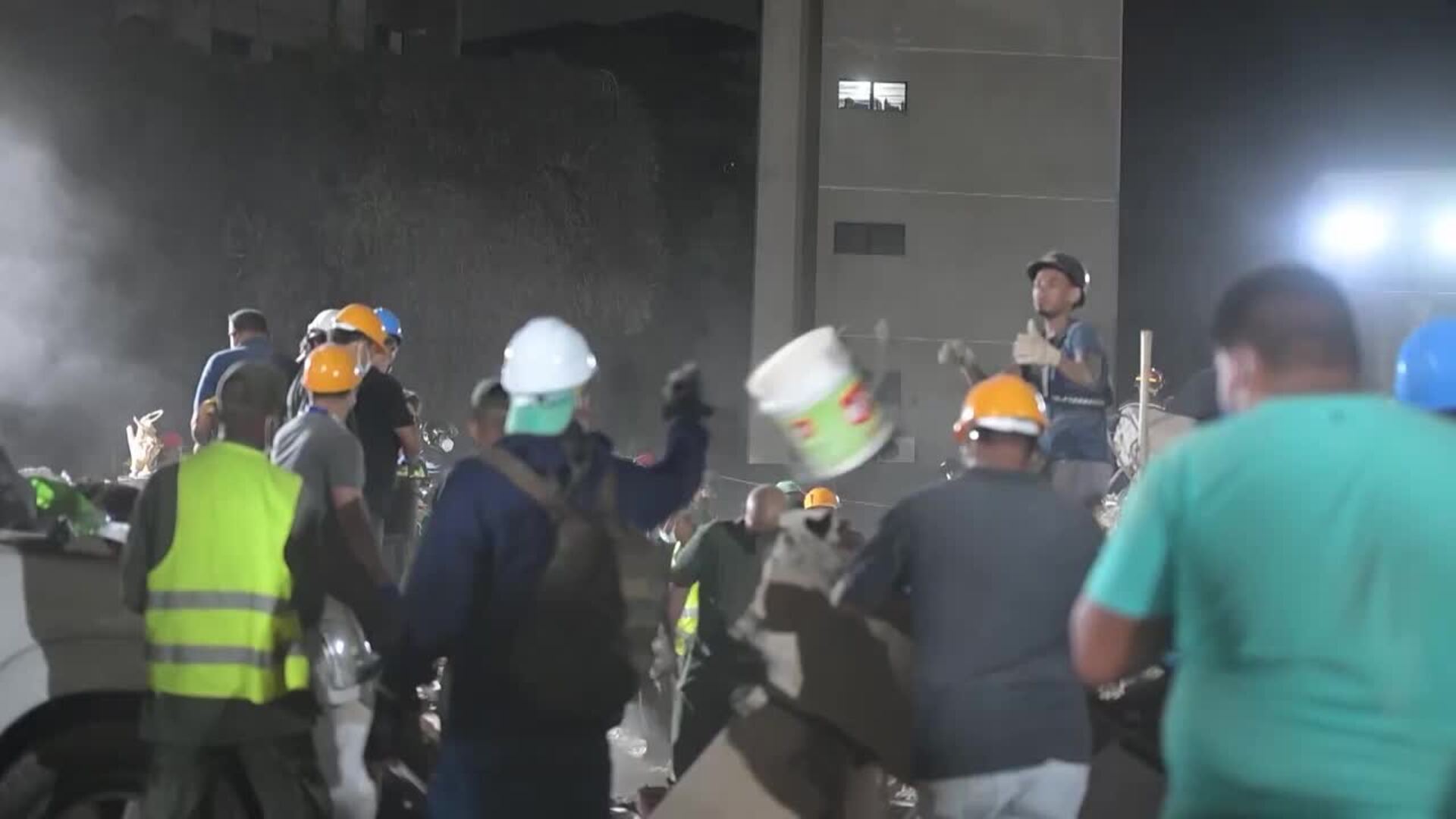 Venezuela eleva a cerca de 2.300 los fallecidos por los terremotos