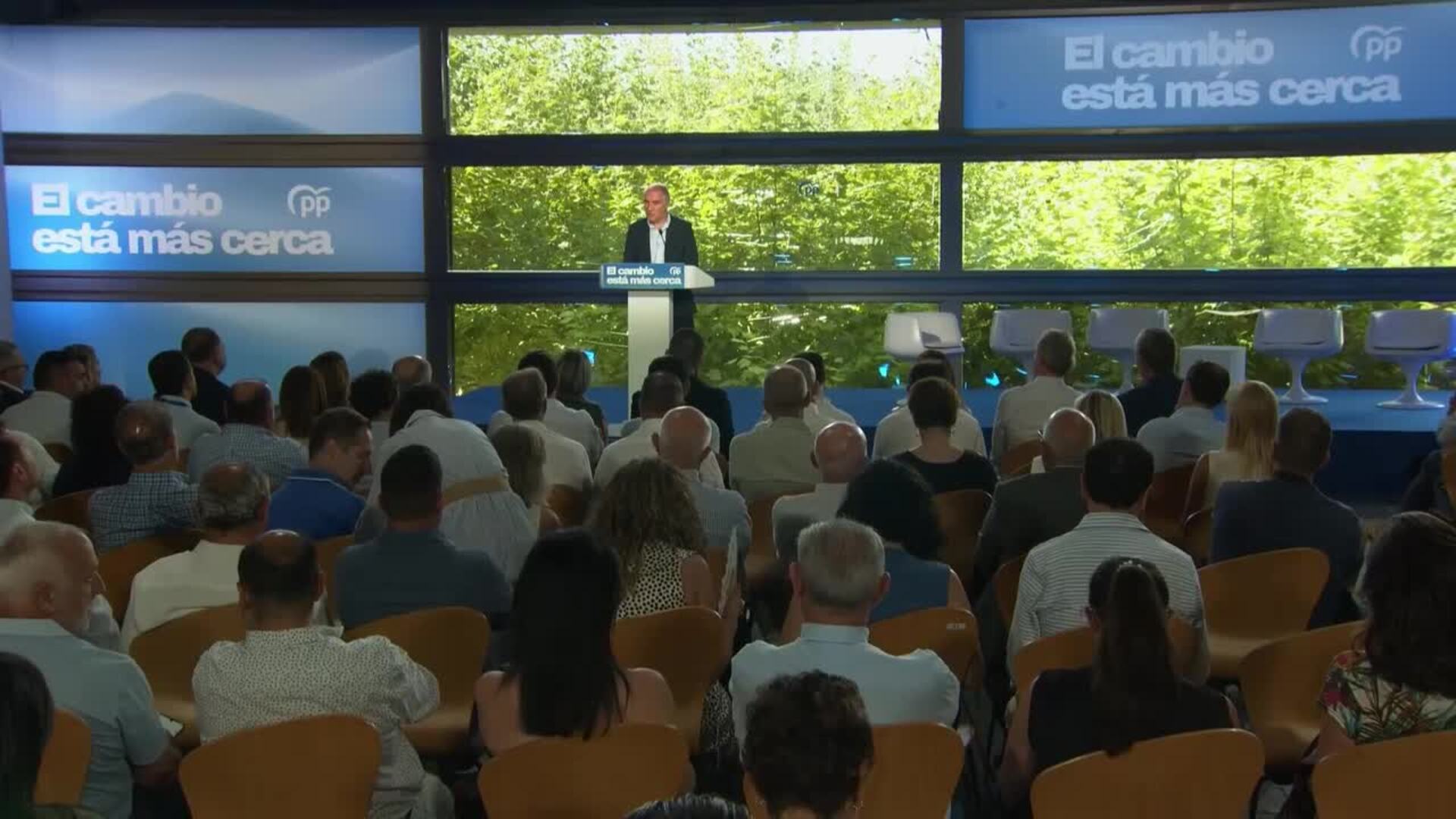 Bendodo (PP) dice que "hay que devolver la decencia democrática a España"