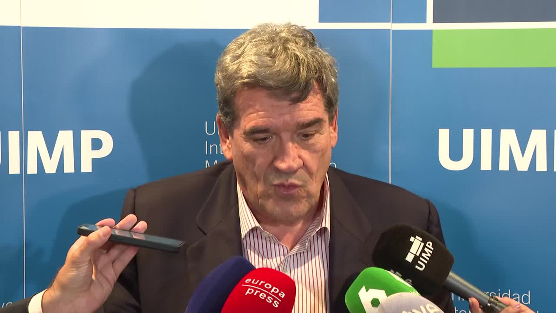 Escrivá dice que hay que "redimensionar los servicios públicos" ante el ascenso de la migración