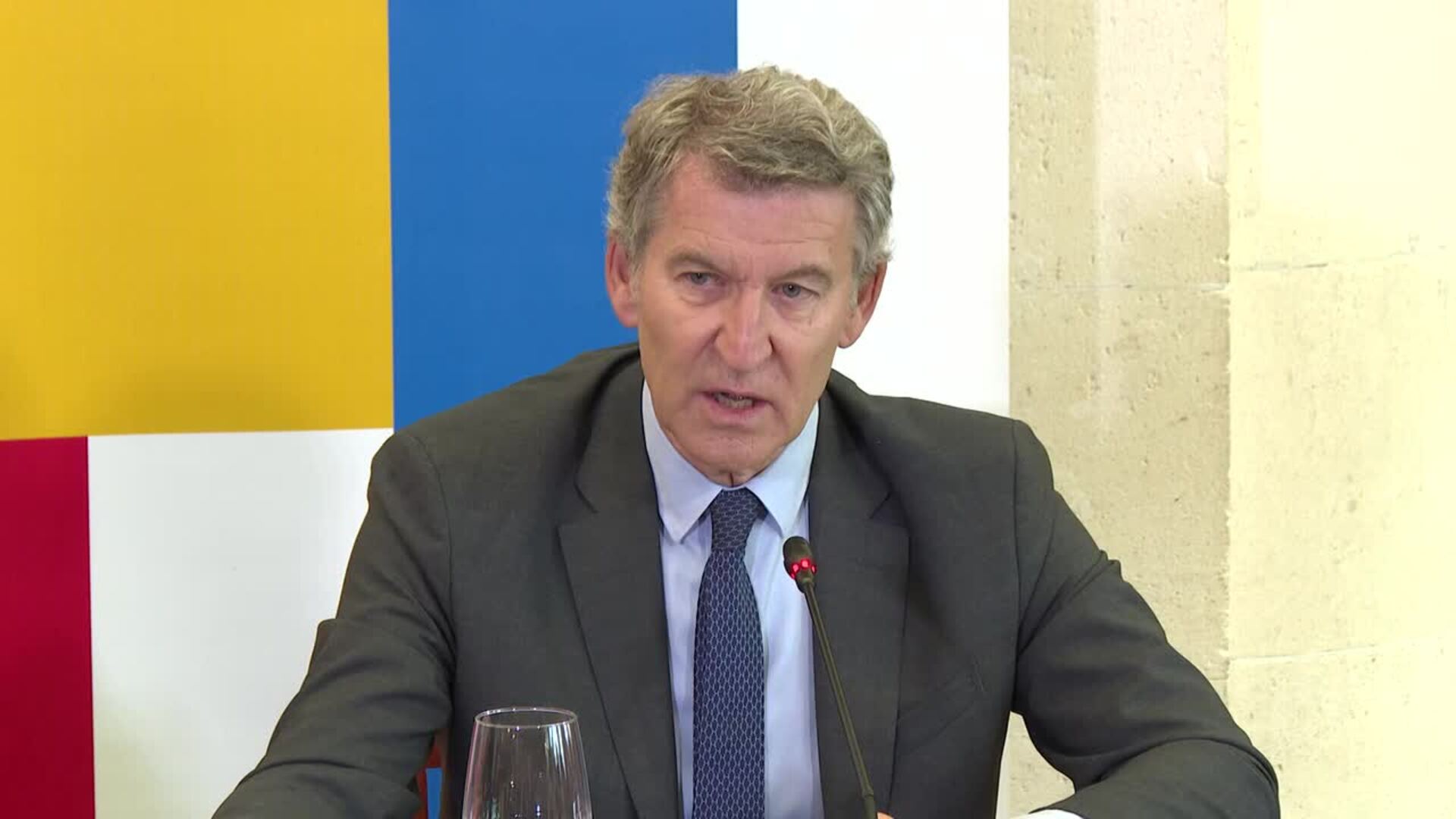 Feijóo pregunta cuánto necesita Zapatero para "acreditar el origen de sus joyas"