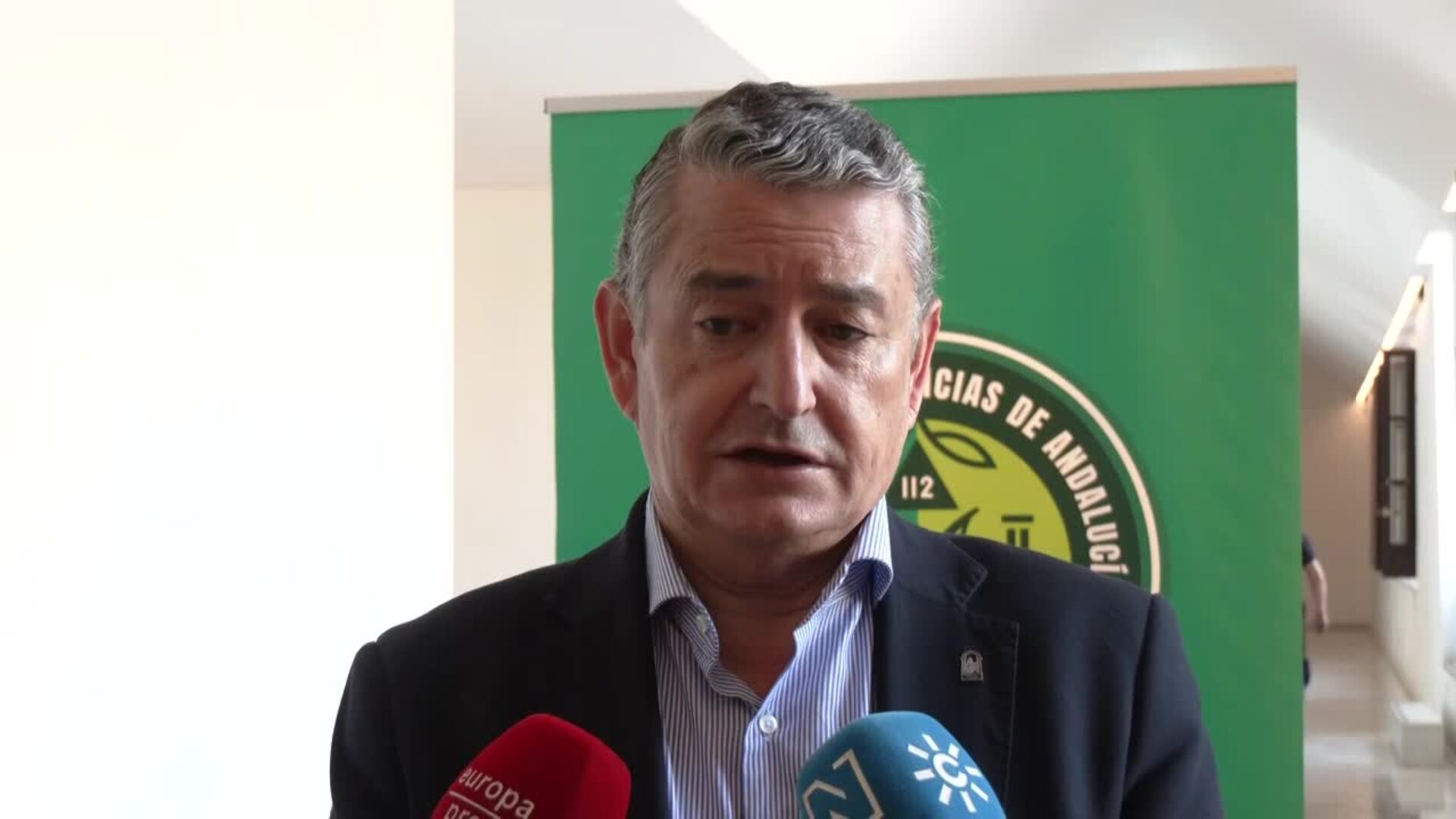 Sanz destaca la evolución "muy favorable" en el incendio forestal de Santa Elena