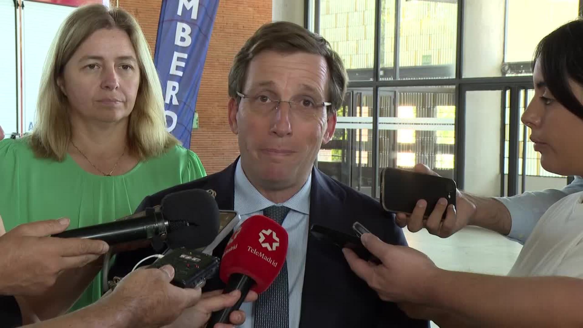 Almeida dice que el PSOE trata a los españoles como "imbéciles"
