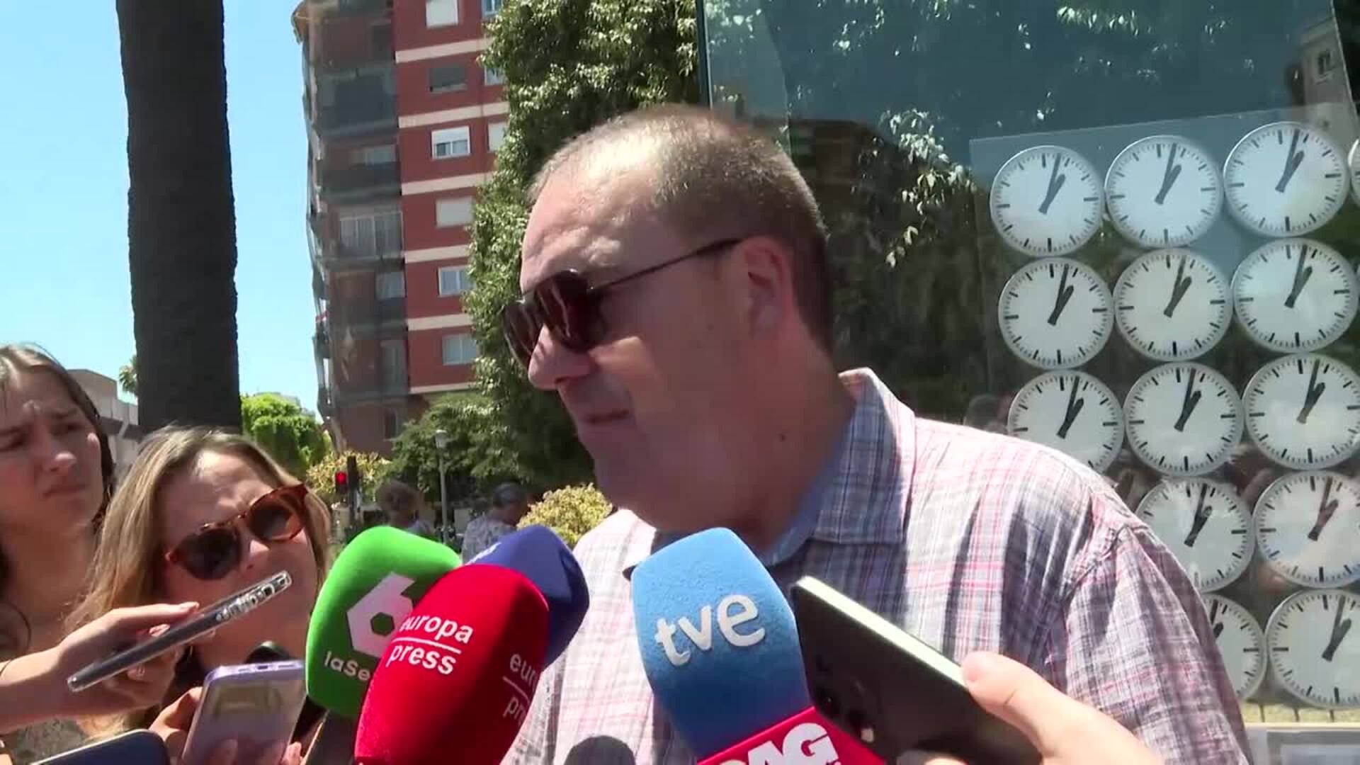 Víctimas del metro hacen un homenaje por el 20 aniversario frente al maltrato institucional