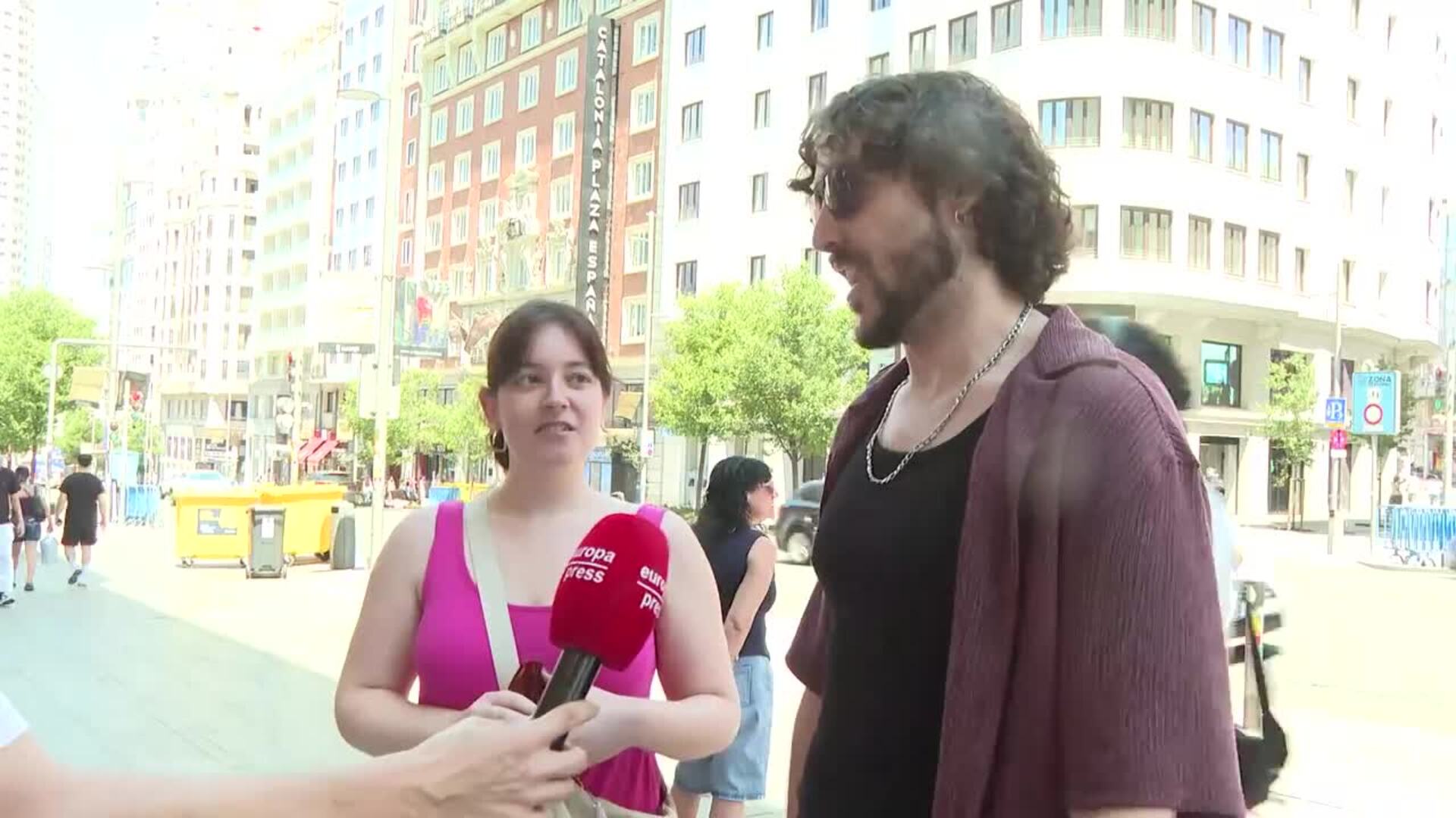 Nueva ola de calor: Madrid lo combate con abanicos, piscinas y duchas frías