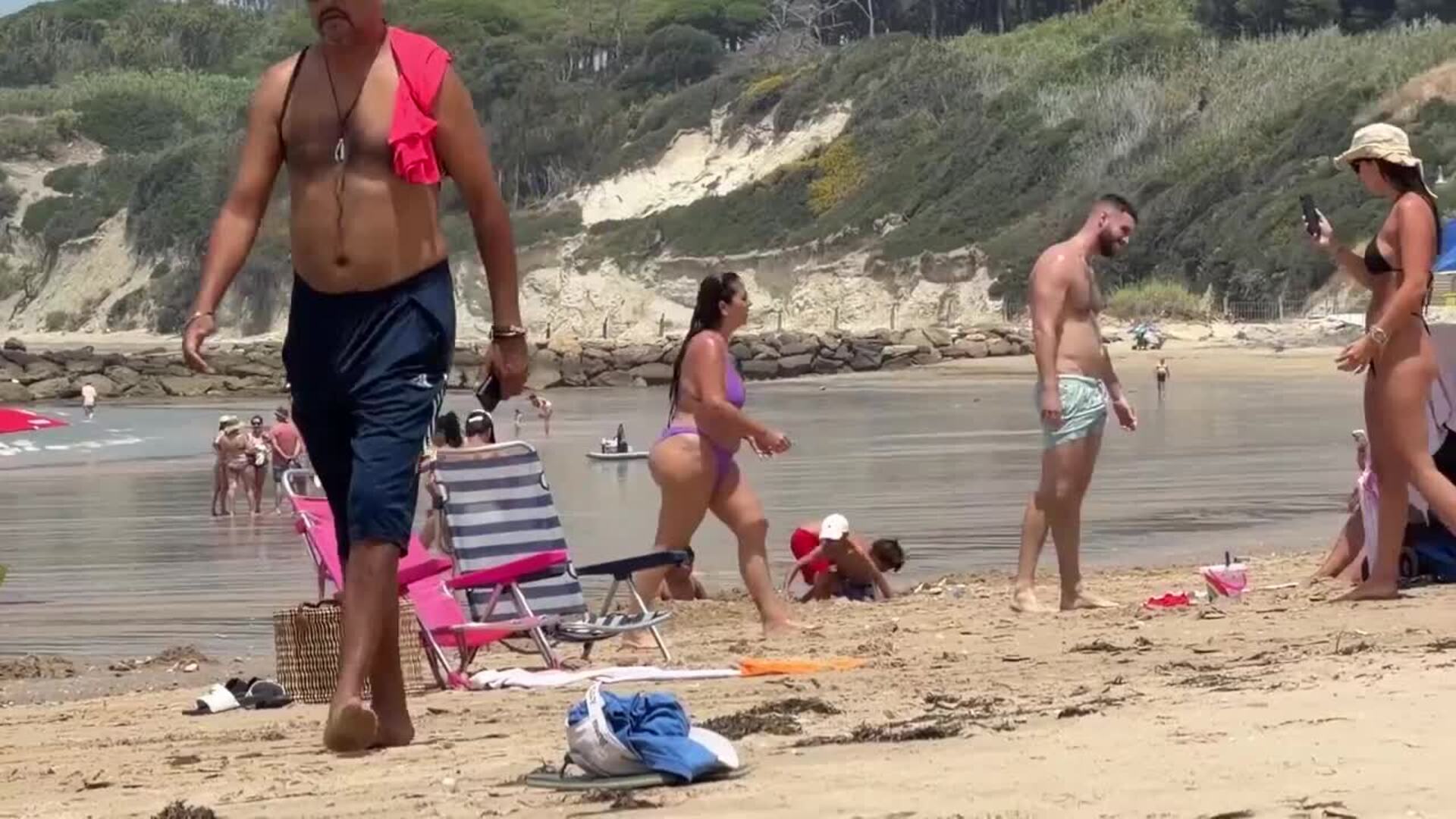 Anabel Pantoja y David Rodríguez, su baño más apasionado entre risas y besos en el mar