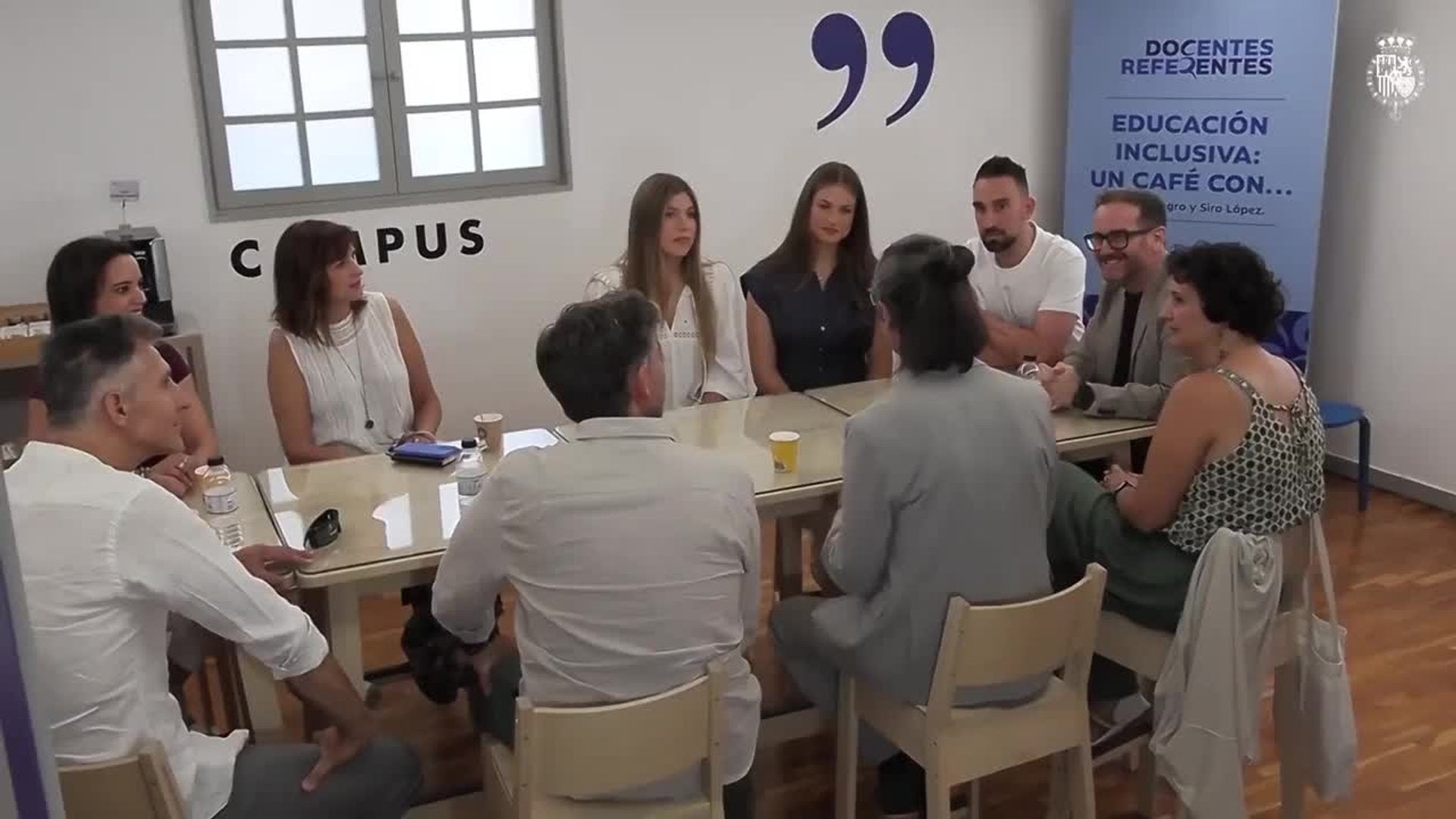 La Princesa Leonor se suma por sorpresa a la Infanta Sofía en una jornada con docentes