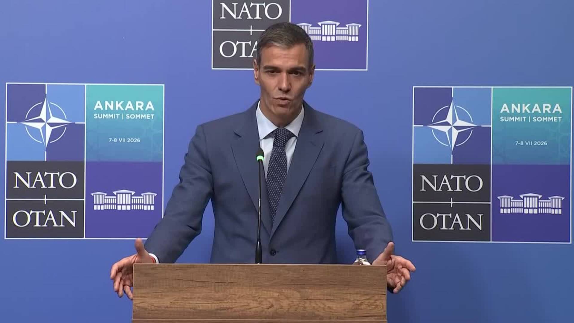 Sánchez afea a Feijóo que equipare las bajas laborales con el cáncer: "Me parece desafortunado"