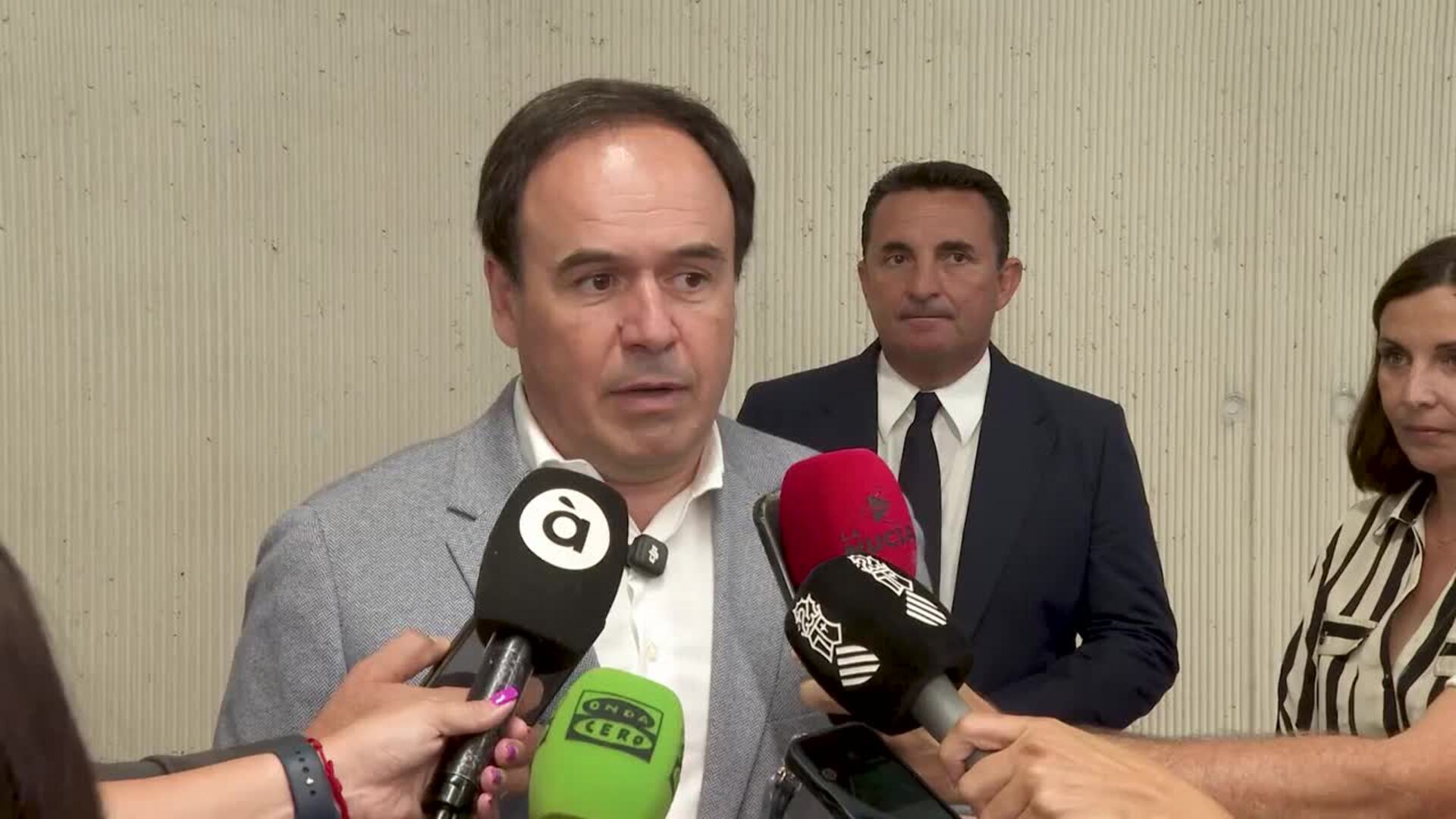 Llorca manda su “cariño y afecto” a Almería por el incendio forestal
