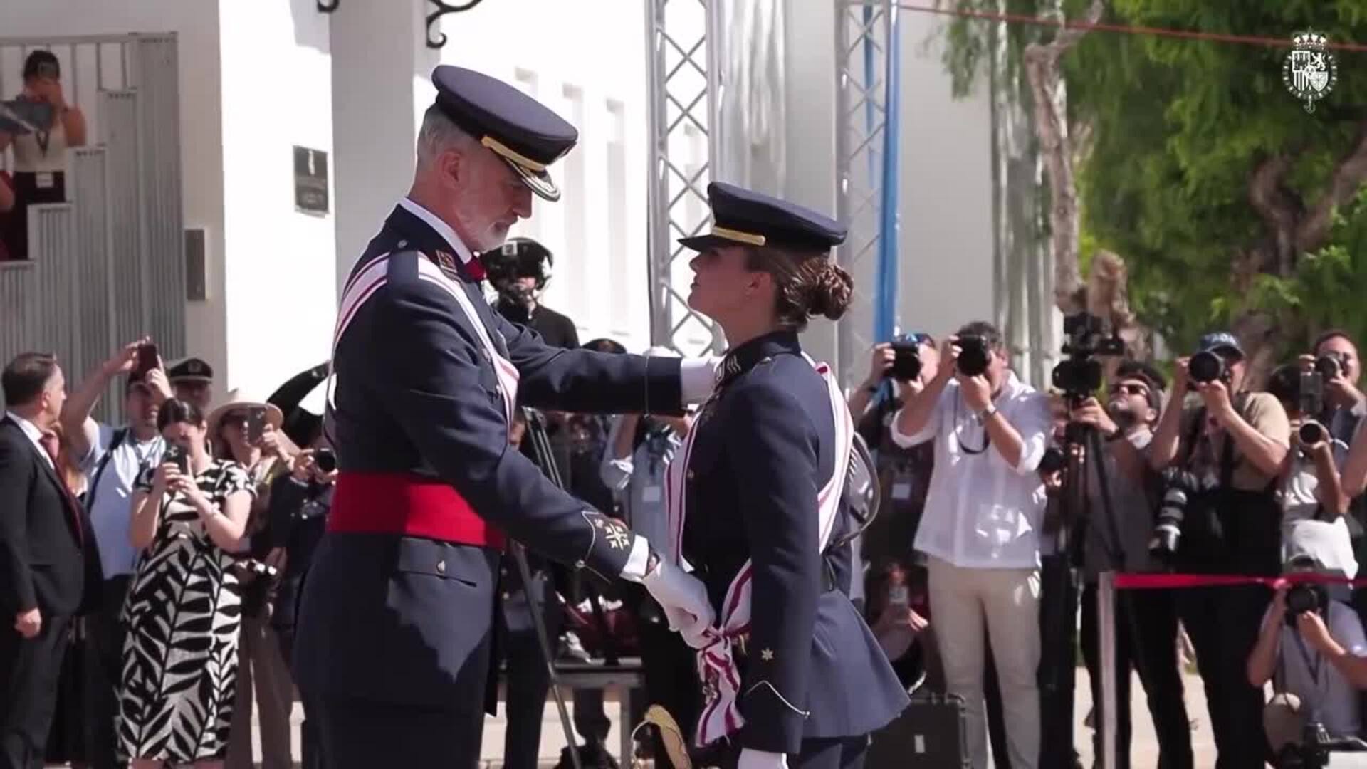La princesa Leonor culmina su formación militar y recibe la Gran Cruz del Mérito Aeronáutico
