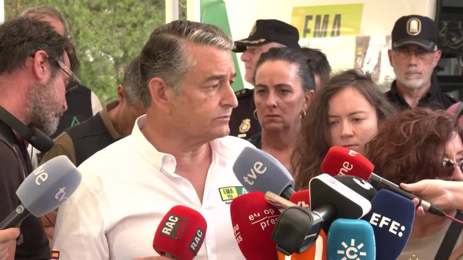 Sanz pide separar "desaparecidos" del incendio de "ilocalizados", por los que hay 500 llamadas