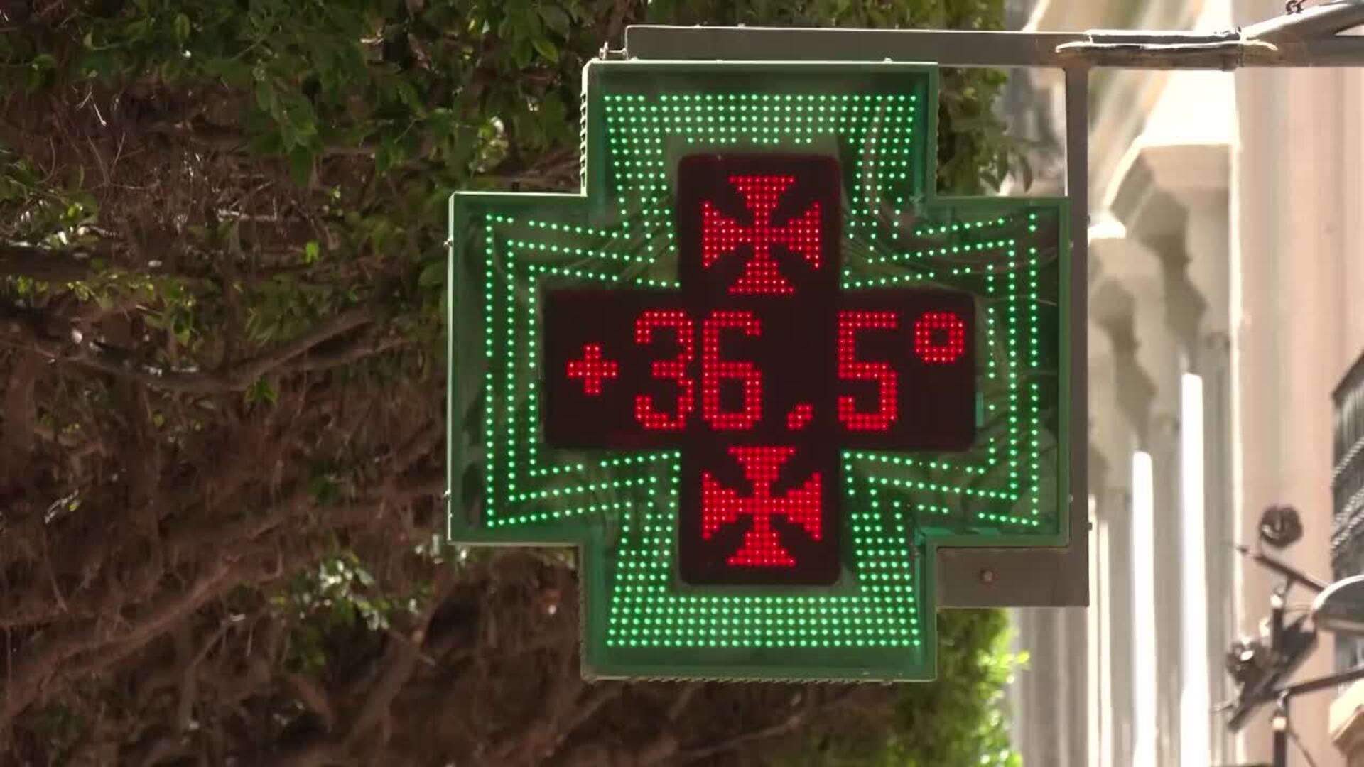 Los avisos por altas temperaturas y tormentas continúan afectando a buena parte de España