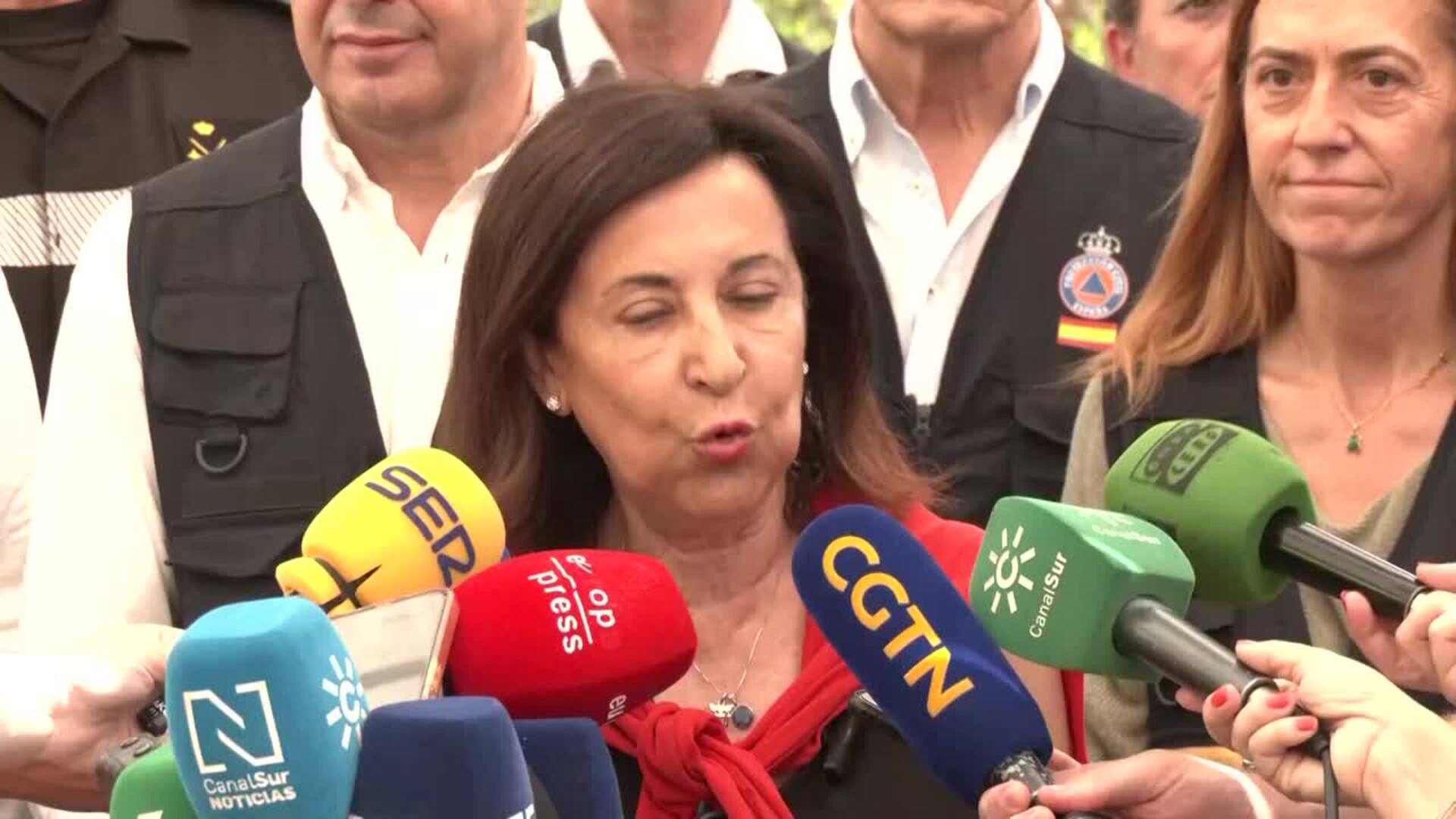 Moreno y Robles valoran la coordinación para establilizar el incendio y mantienen la UME