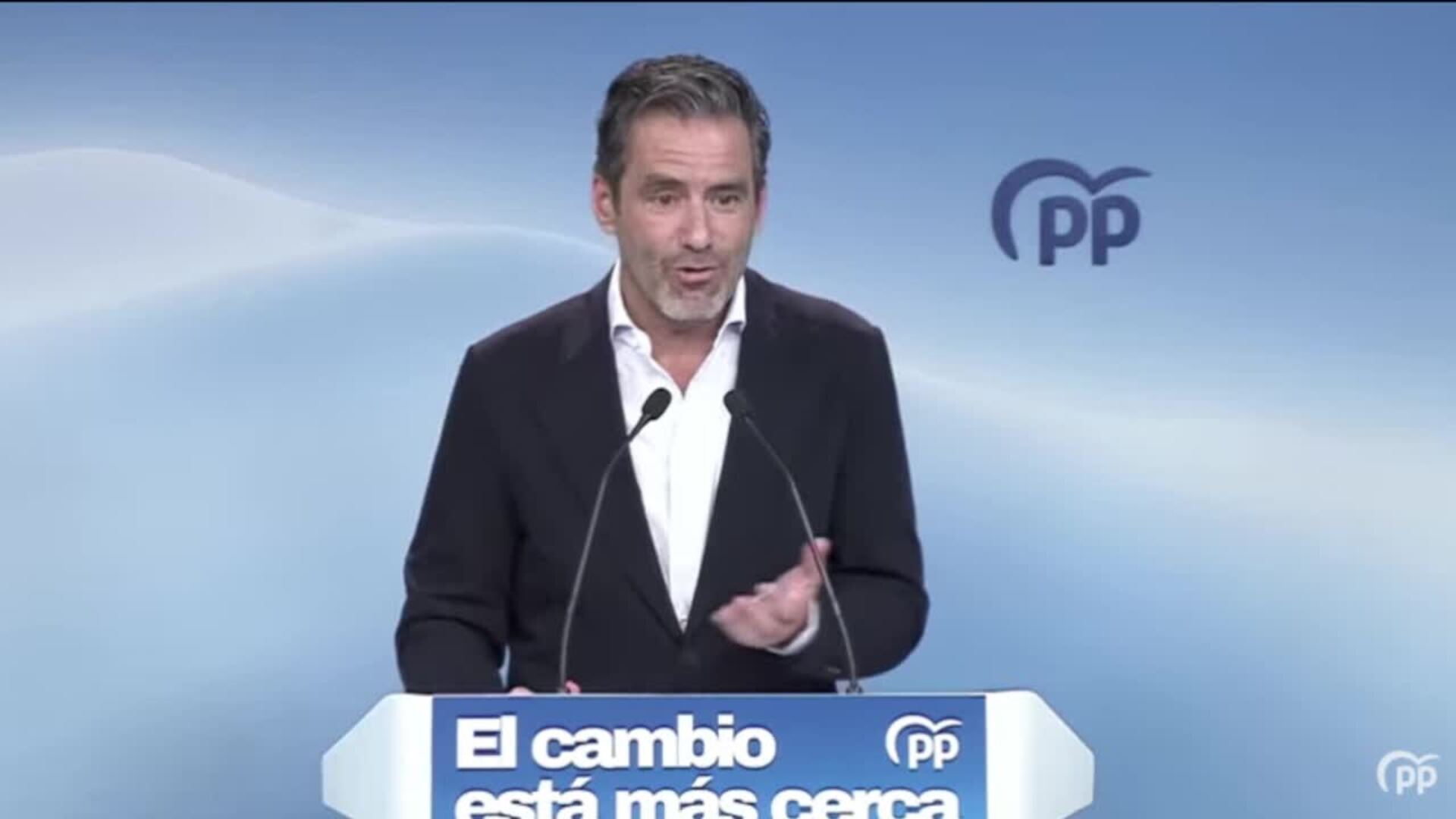 El PP dice que los artículos de Rajoy son "sarcásticos" y minimiza la polémica