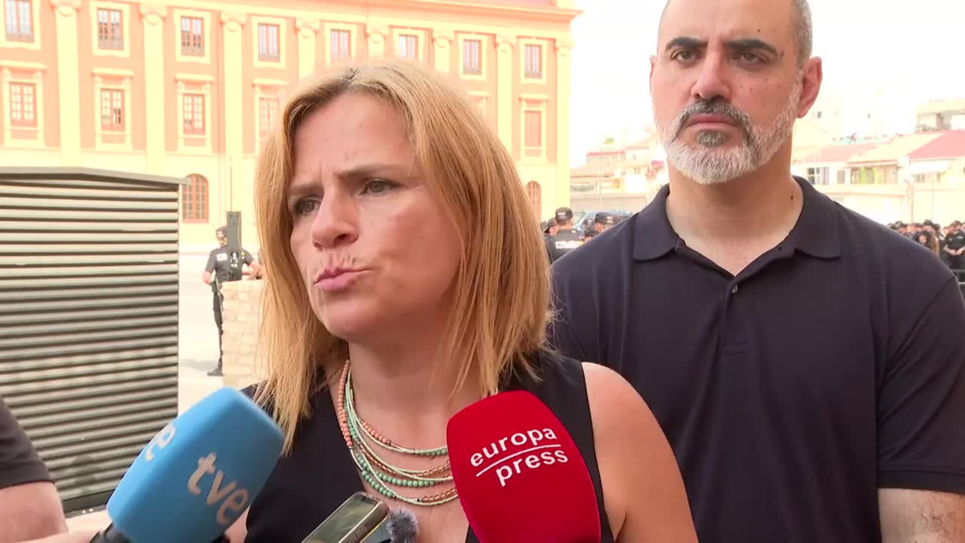 Bernabé cree que Rajoy refleja "la esencia de los intolerantes de la derecha"
