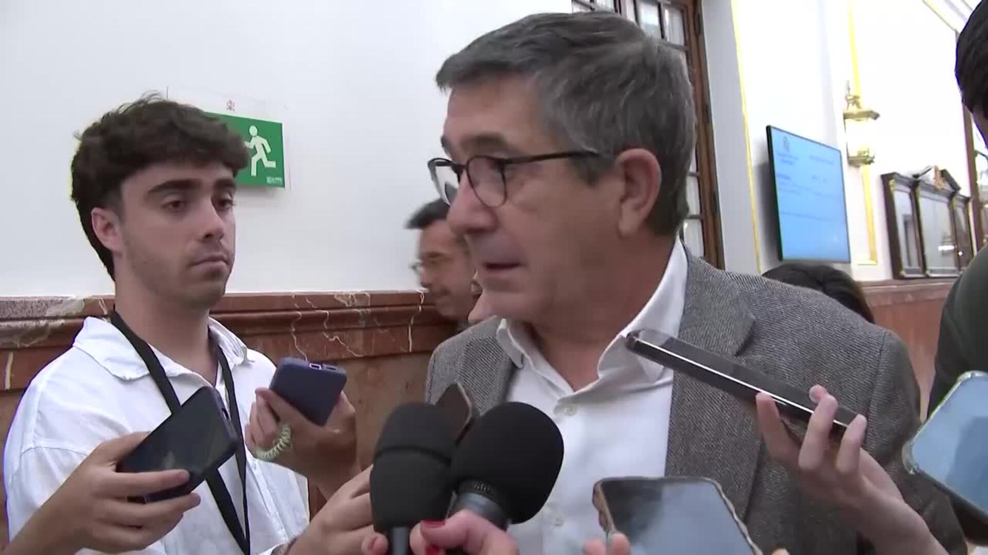 Patxi López tacha de "barbaridad" la condena a David Sánchez