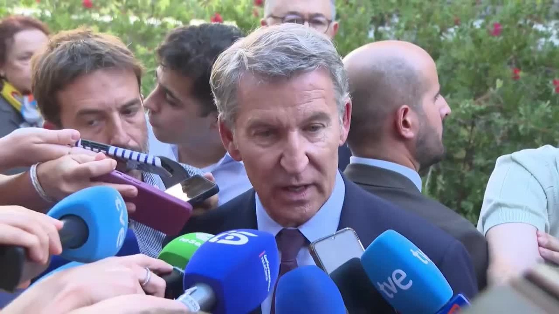 Feijóo acusa al Gobierno de usar a Maricarmen y pide dar una "oportunidad" al PP