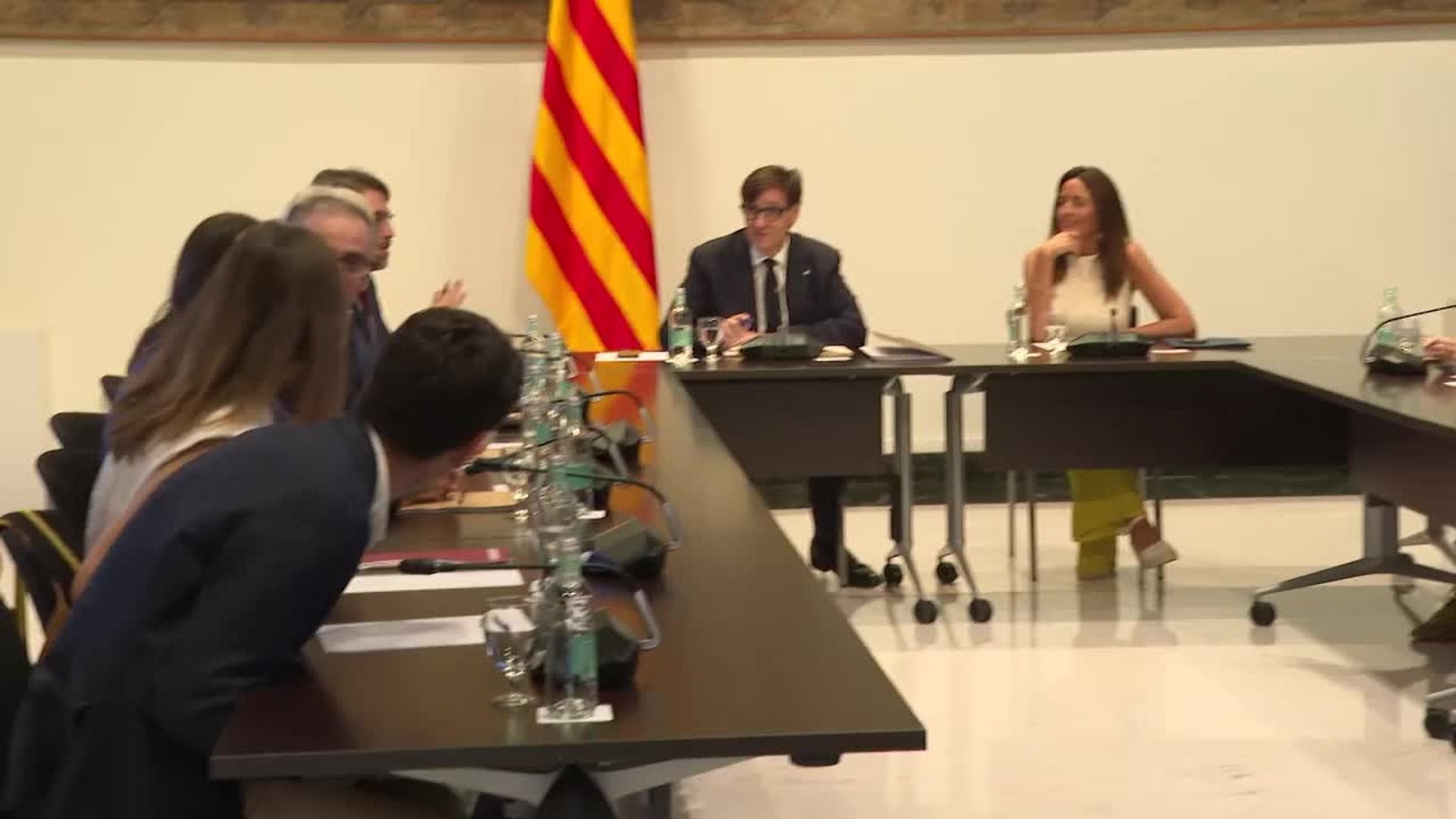 Illa y Niubó se reúnen con los partidos en la Generalitat en la cumbre educativa